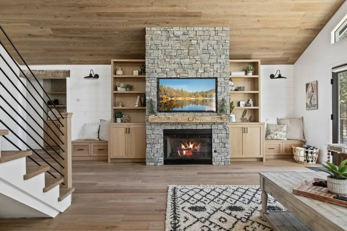 Modern Lodge Near the Ski Slopes, Hot Tub, Games 13
