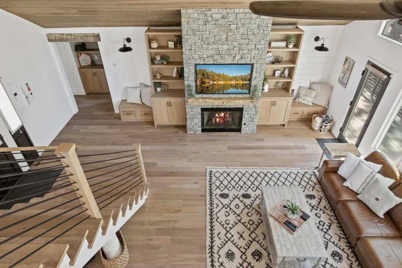 Modern Lodge Near the Ski Slopes, Hot Tub, Games 15