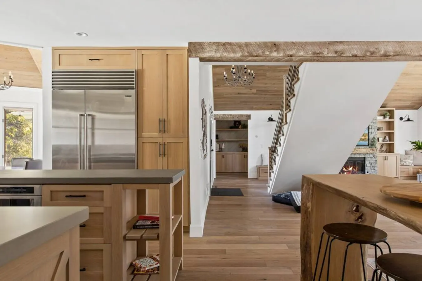 Modern Lodge Near the Ski Slopes, Hot Tub, Games 18