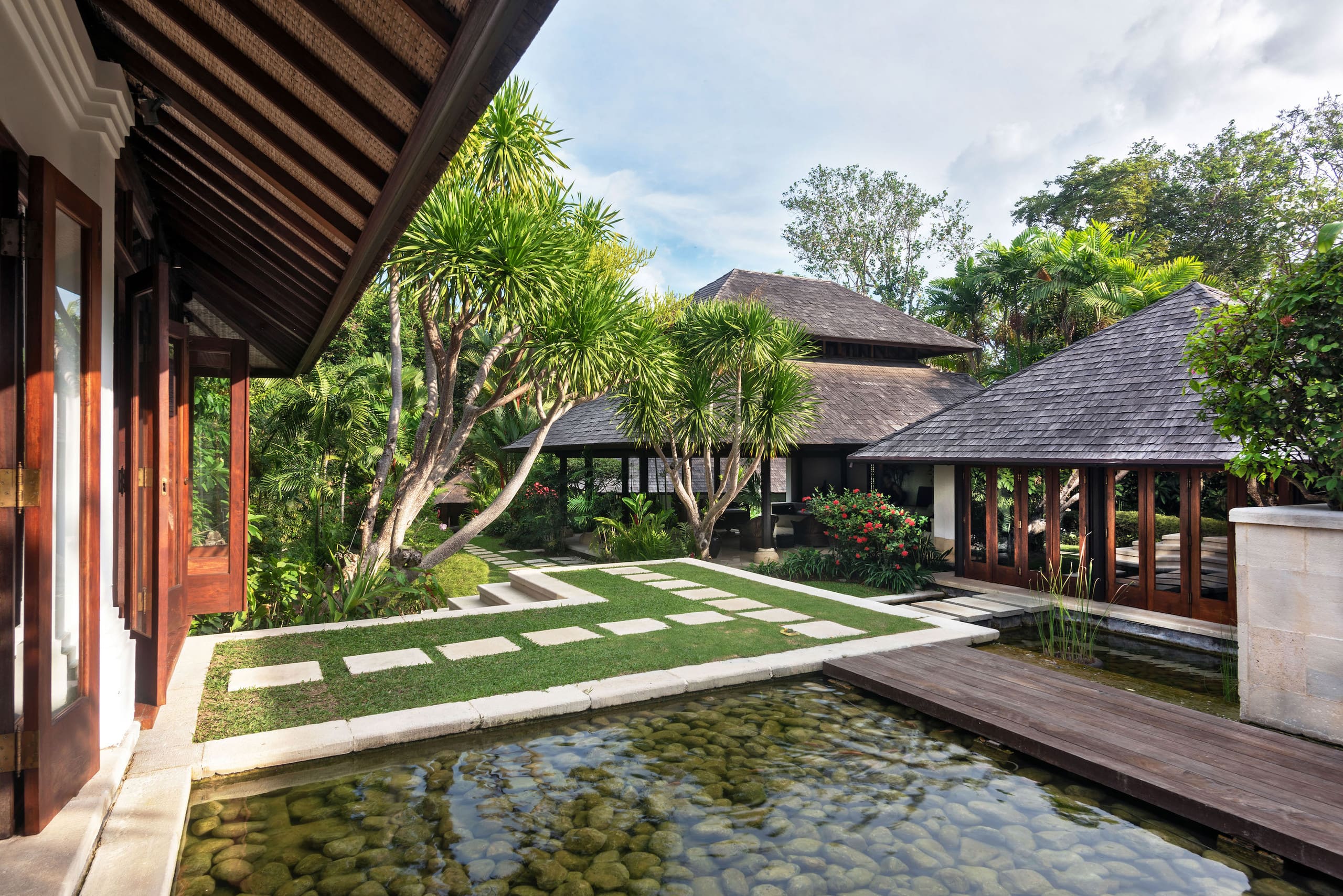 3-Bedroom Villa Pangi Gita: Pool, Garden Pavilions 19