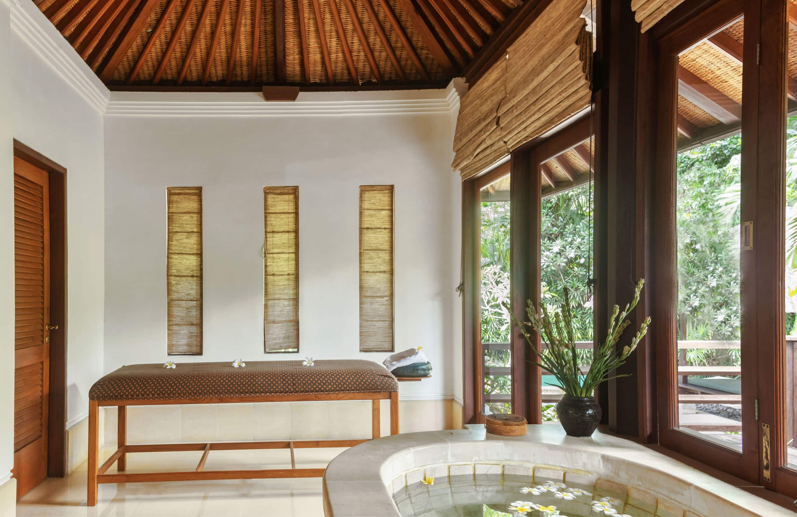 3-Bedroom Villa Pangi Gita: Pool, Garden Pavilions 10