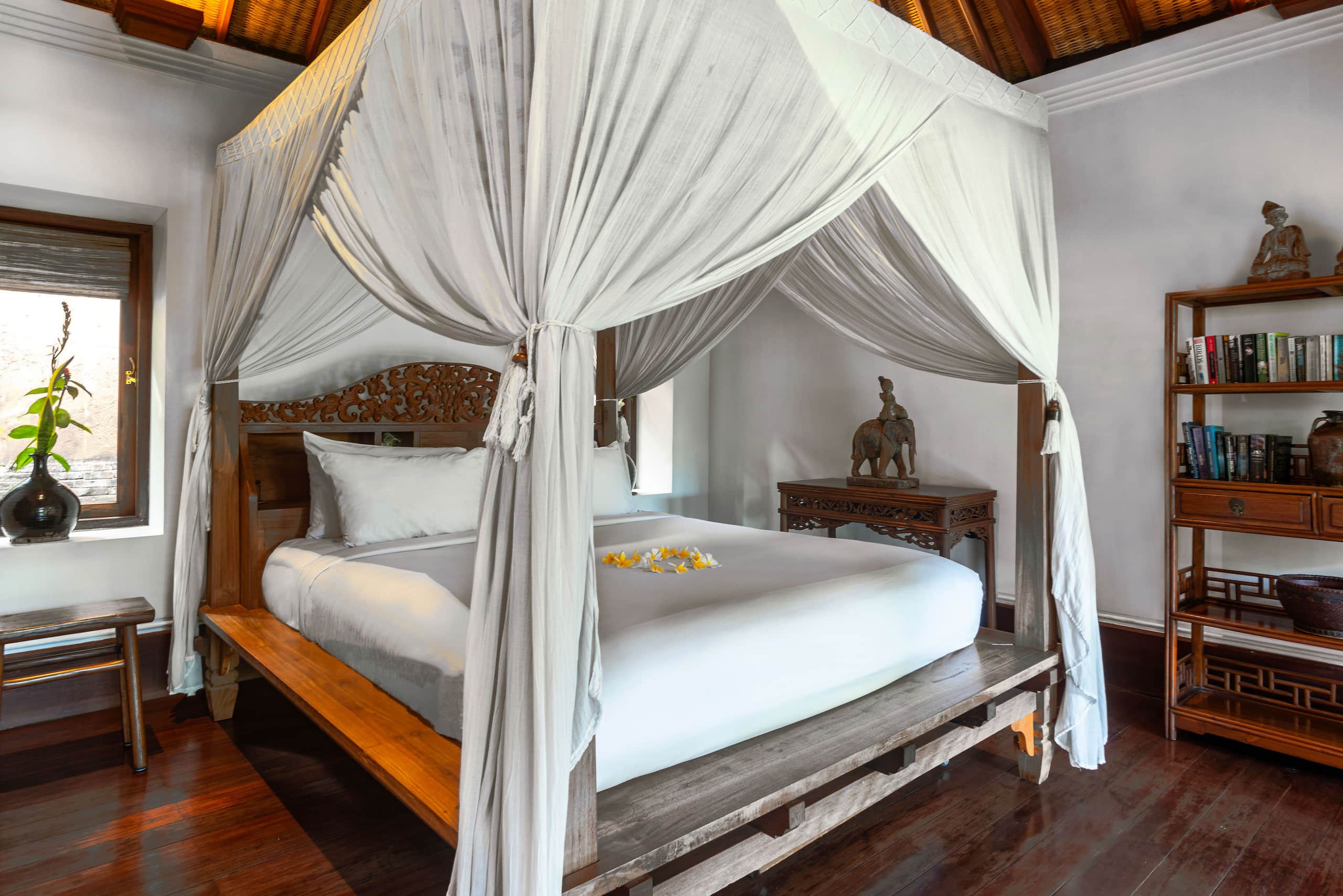 3-Bedroom Villa Pangi Gita: Pool, Garden Pavilions 13