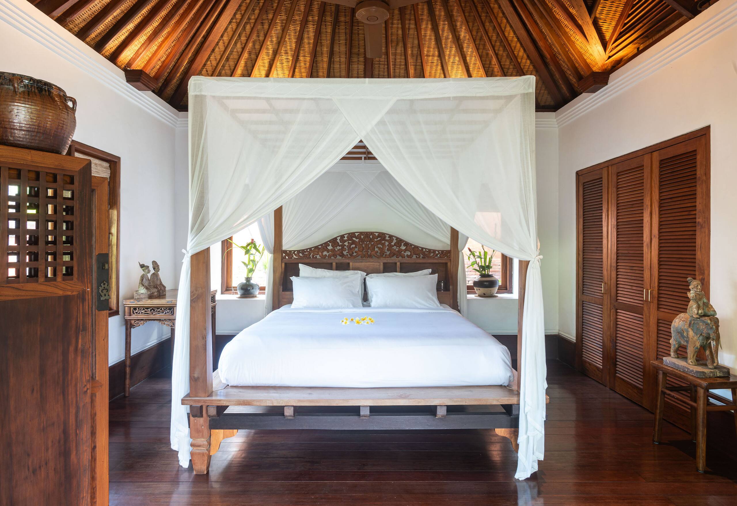 3-Bedroom Villa Pangi Gita: Pool, Garden Pavilions 12