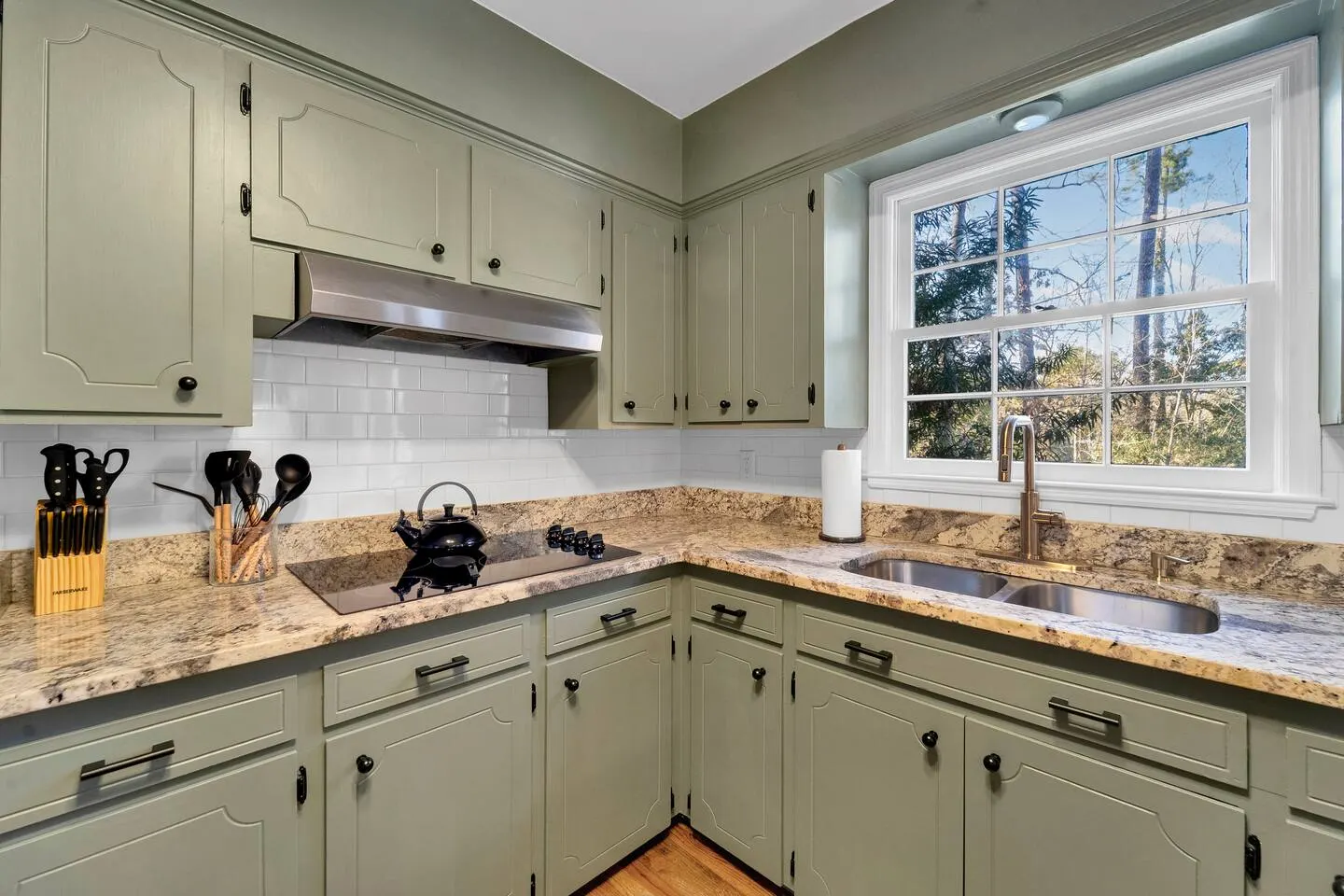 5 Bedrooms 4 Bathrooms Up to 8 Bed Option 12