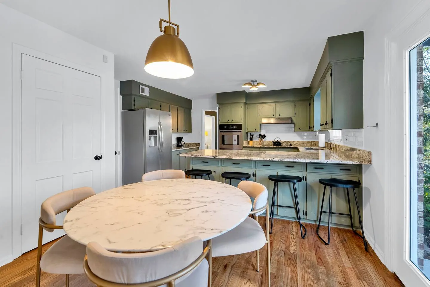 5 Bedrooms 4 Bathrooms Up to 8 Bed Option 14
