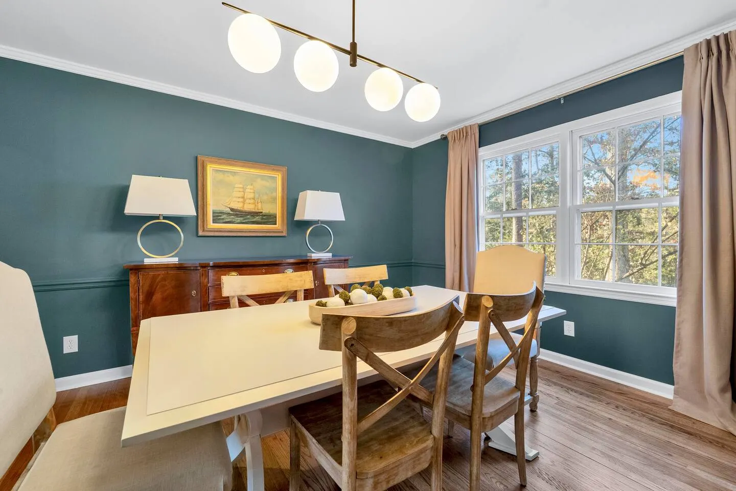 5 Bedrooms 4 Bathrooms Up to 8 Bed Option 16