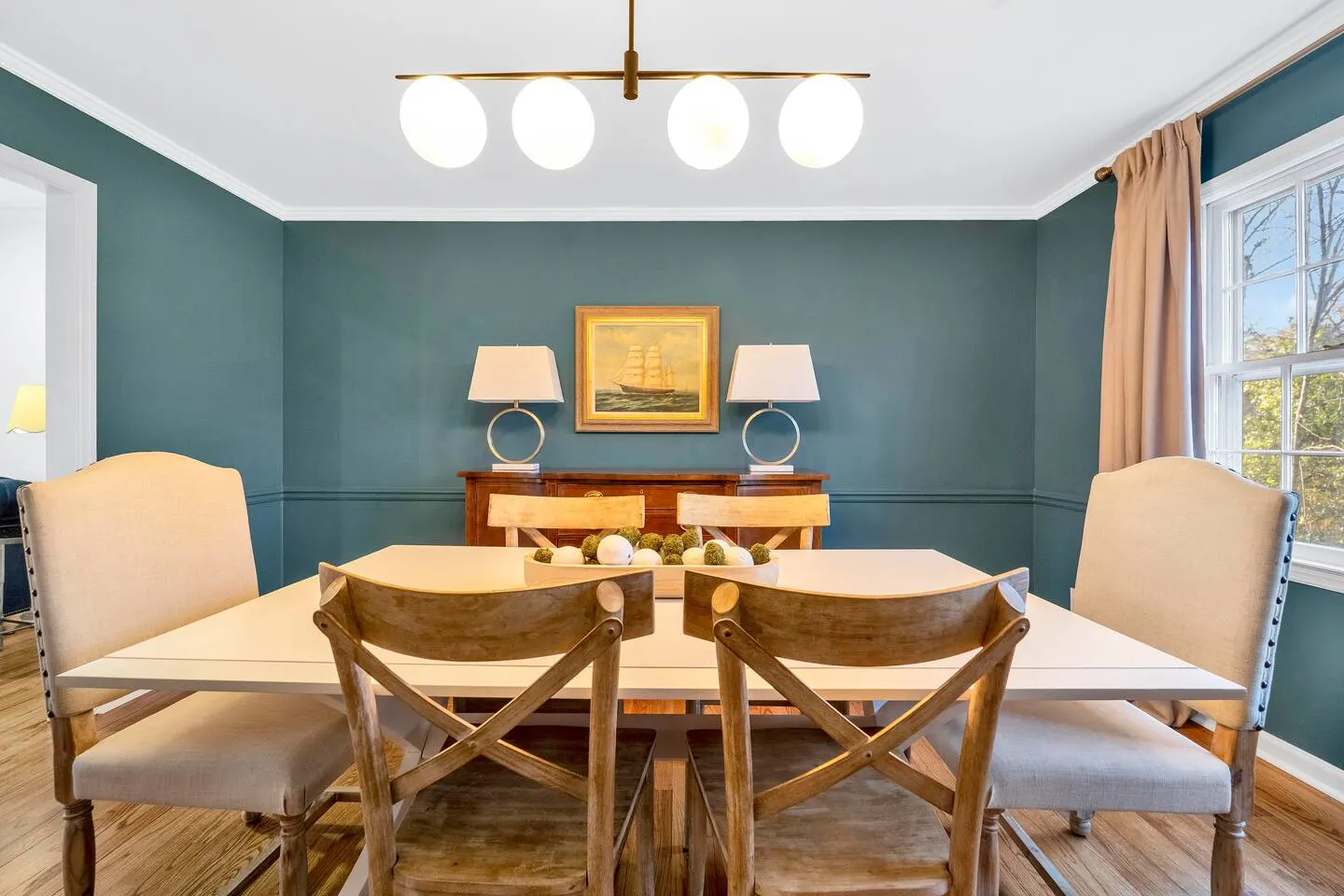 5 Bedrooms 4 Bathrooms Up to 8 Bed Option — photo 3