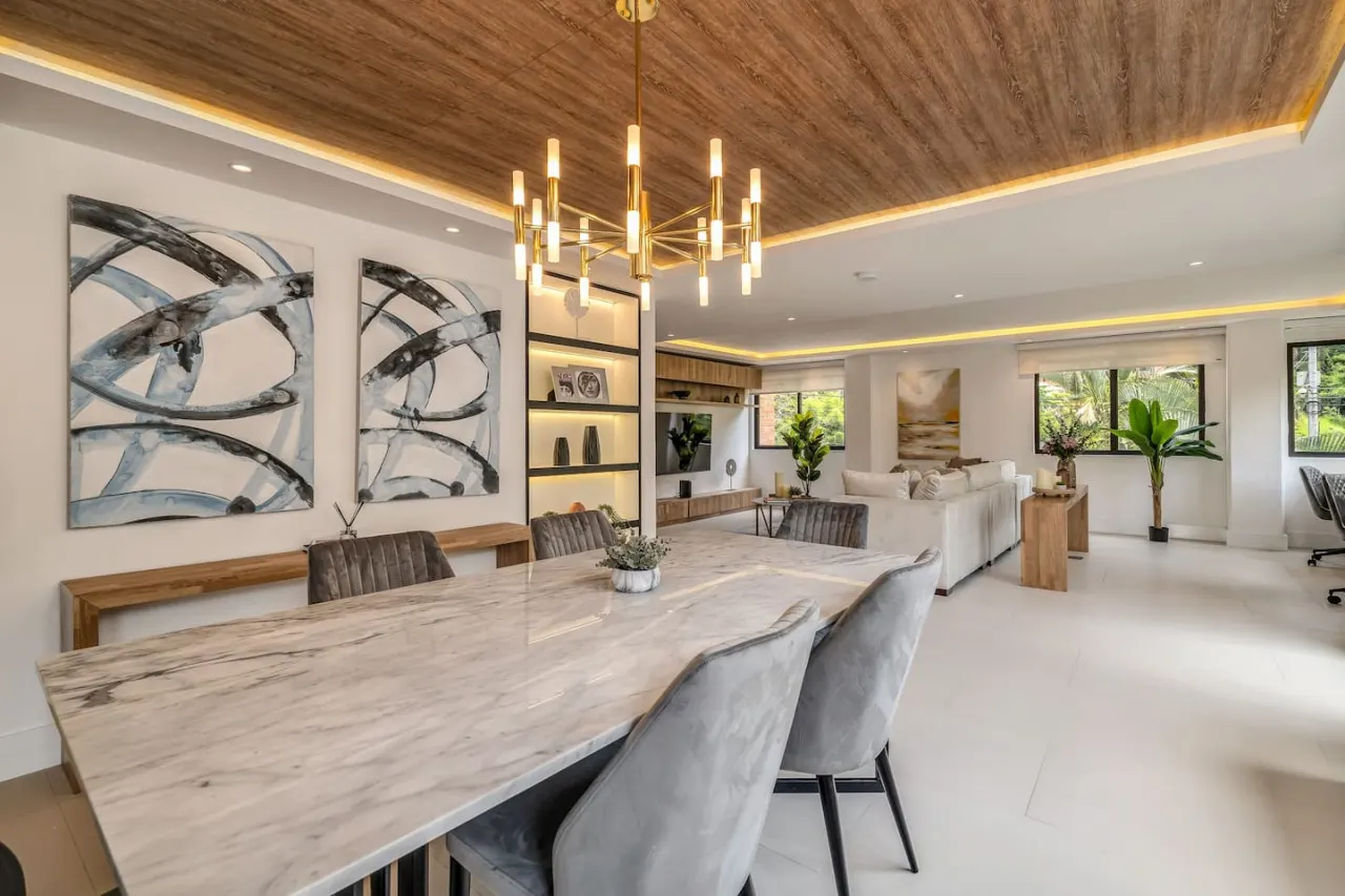 * Peaceful Heaven: 2.5 Bath+2 Bed