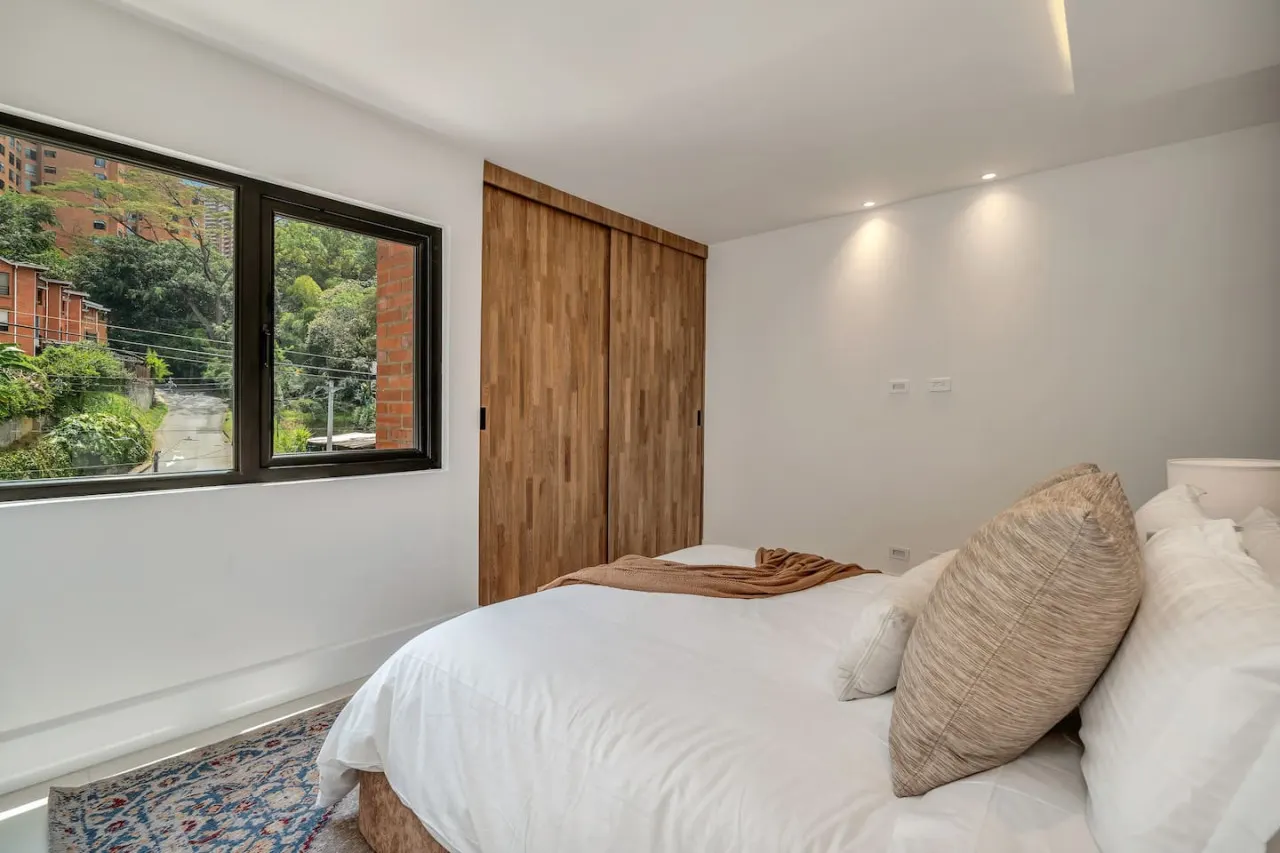 * Peaceful Heaven: 2.5 Bath+2 Bed 14