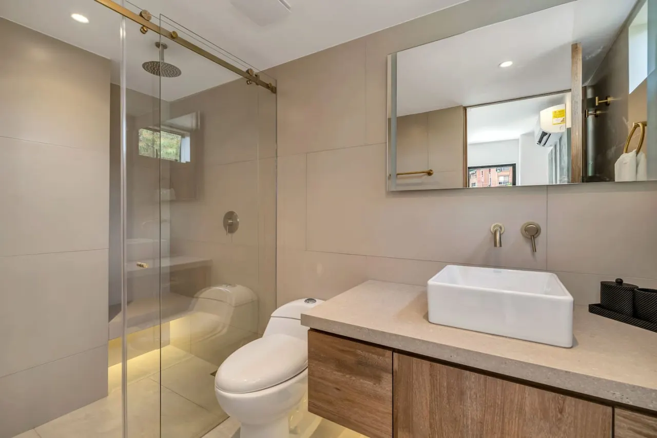 * Peaceful Heaven: 2.5 Bath+2 Bed 6