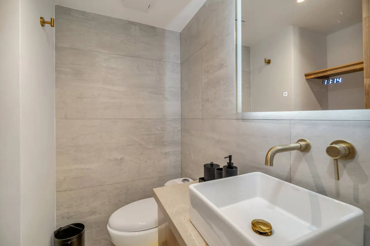 * Peaceful Heaven: 2.5 Bath+2 Bed 8