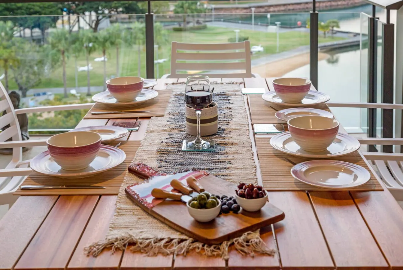 Zen Peninsula ~ top-floor 3BR, Wave Laguna, Convention Centre & Fireworks views 12