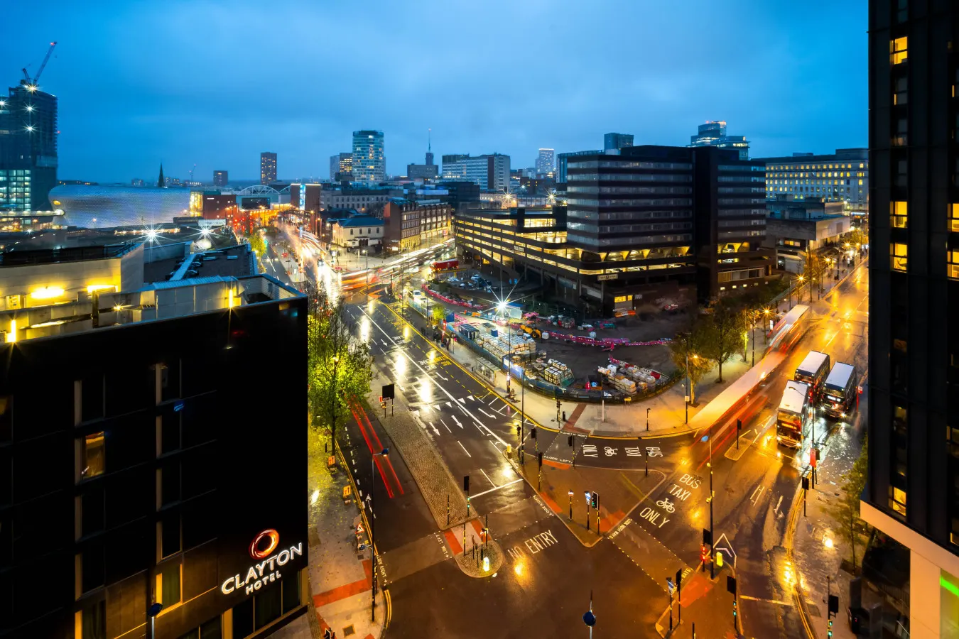 Stylish Two Bed Apartment - City Centre - Parking - Balcony 14