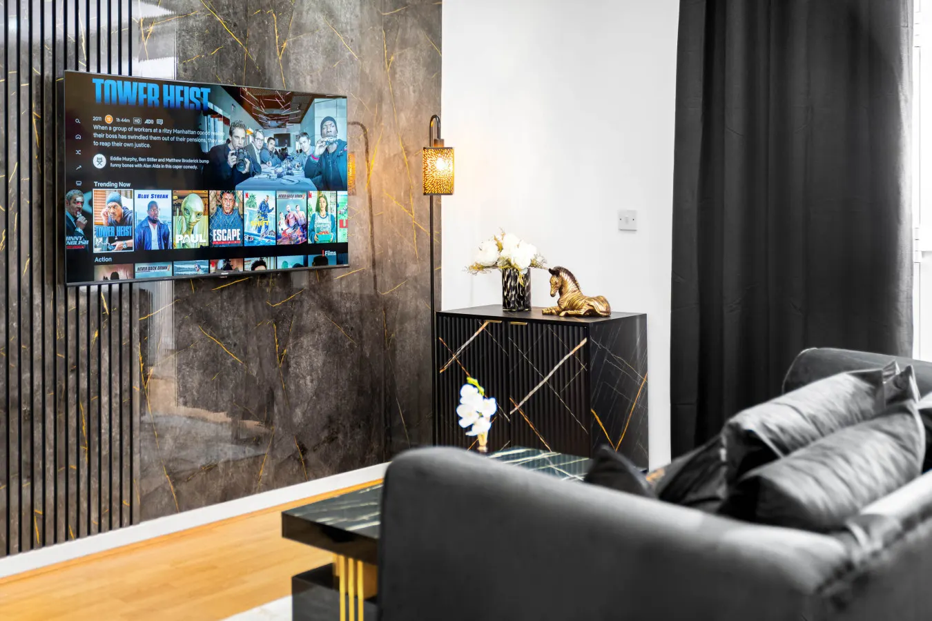 Stylish Two Bed Apartment - City Centre - Parking - Balcony 19
