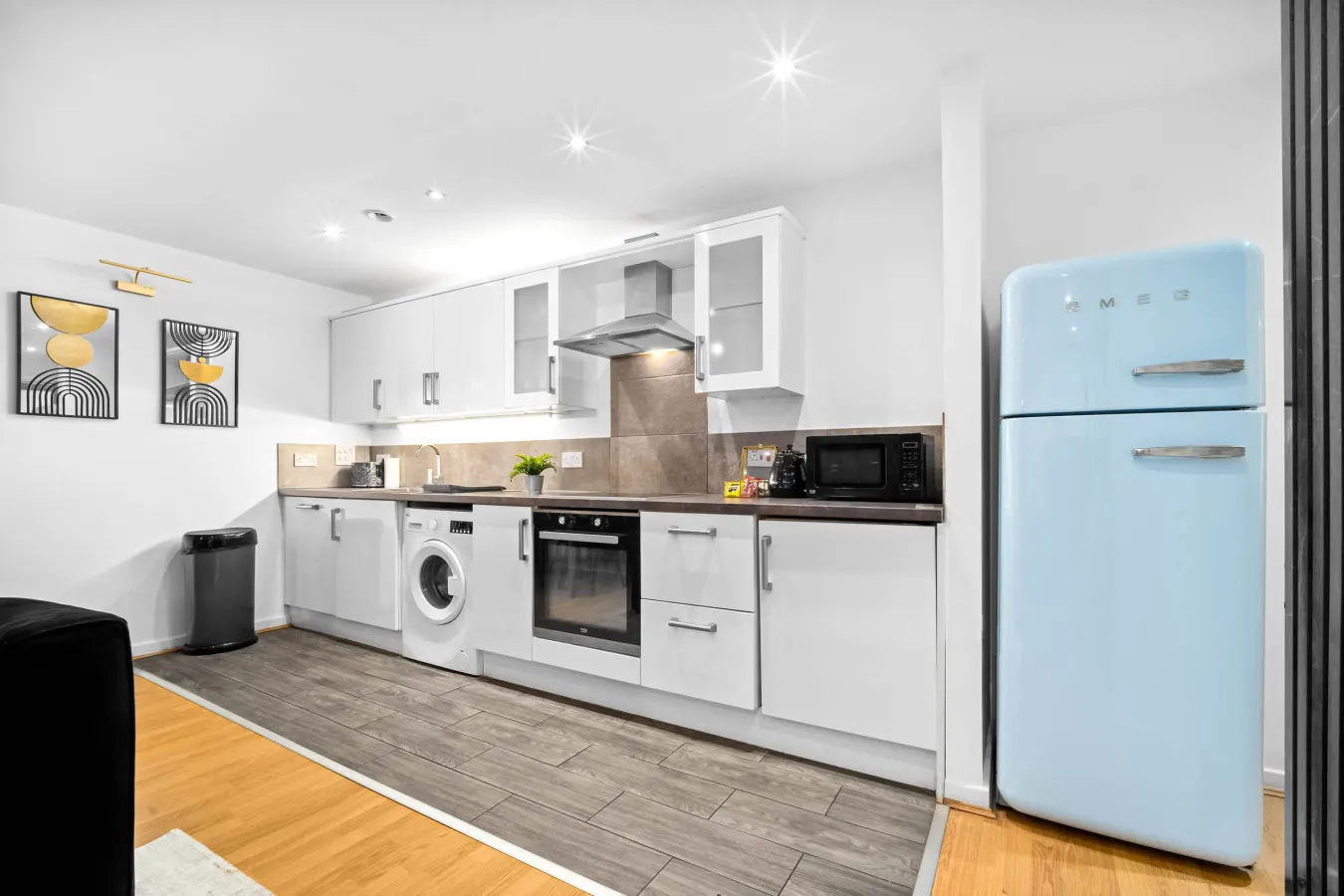 Stylish Two Bed Apartment - City Centre - Parking - Balcony 7