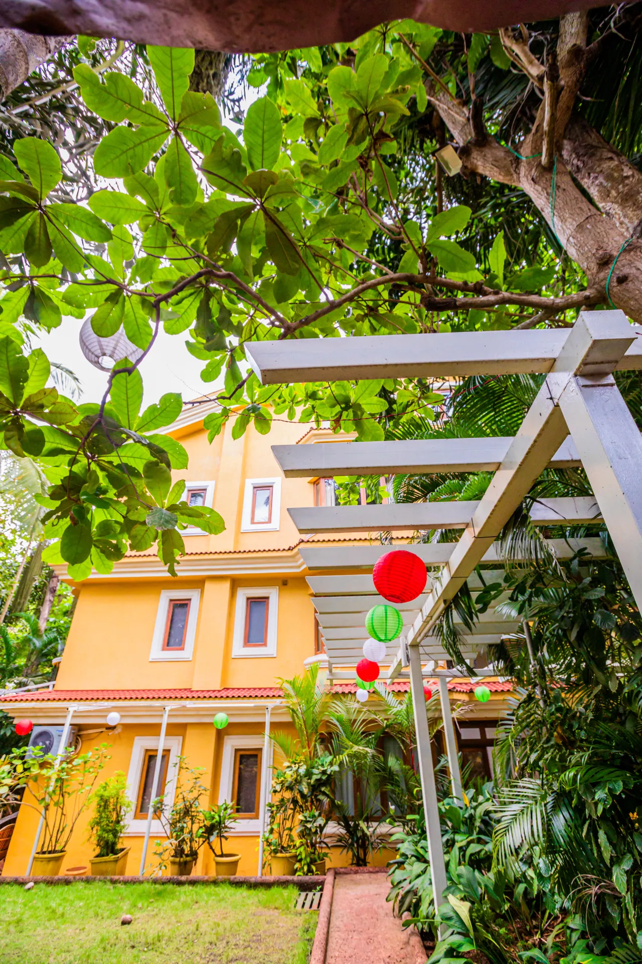 2-Min Walk to Sinquerim: Bougainvillea w/ Pool 1