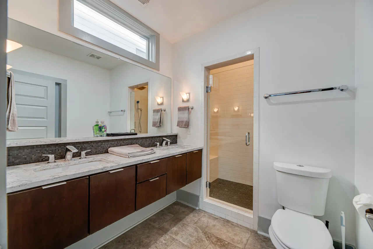 Downtown/20 ft ceiling/Music Row/Rooftop Hottub! 12