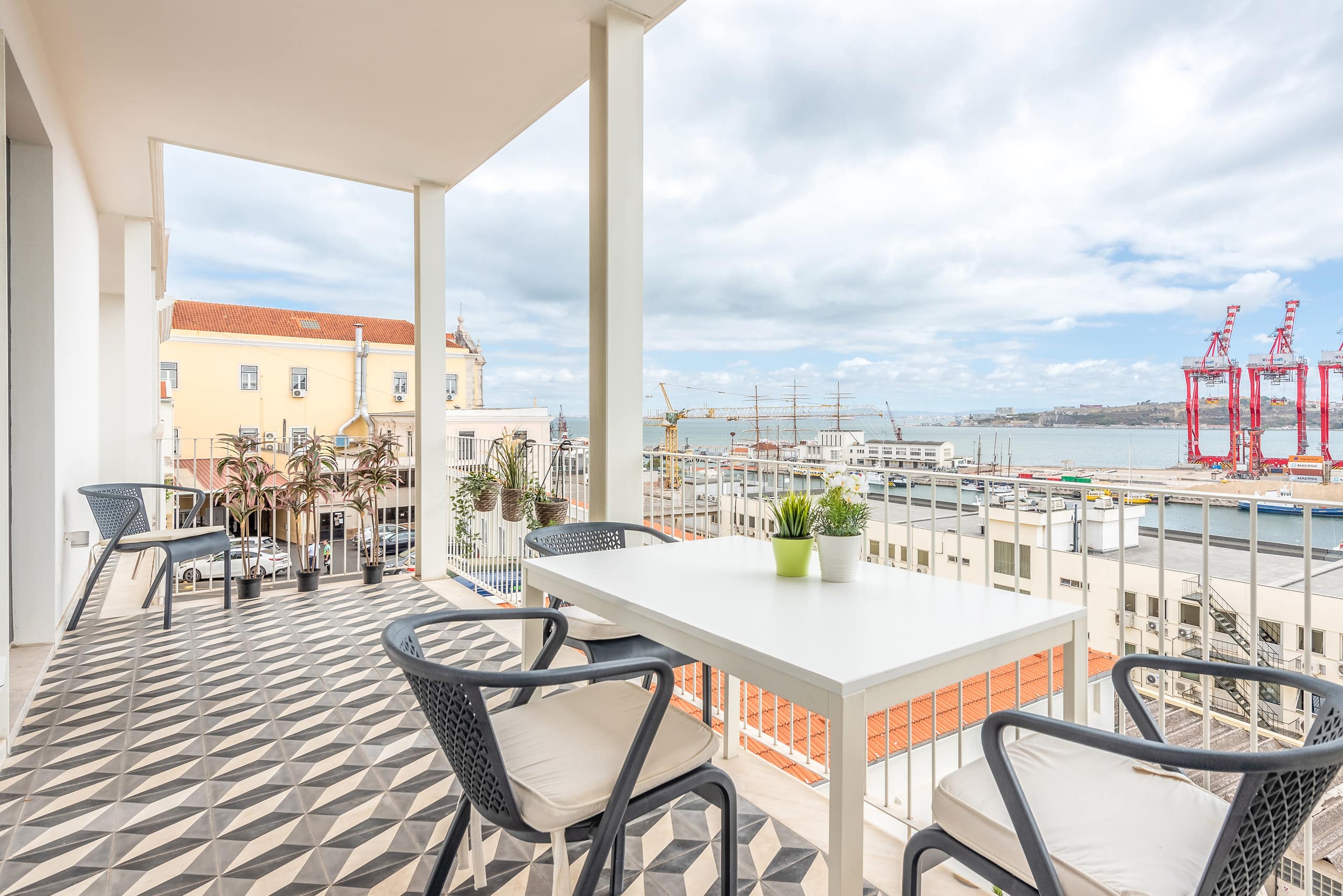 Premium Apartment River View 5