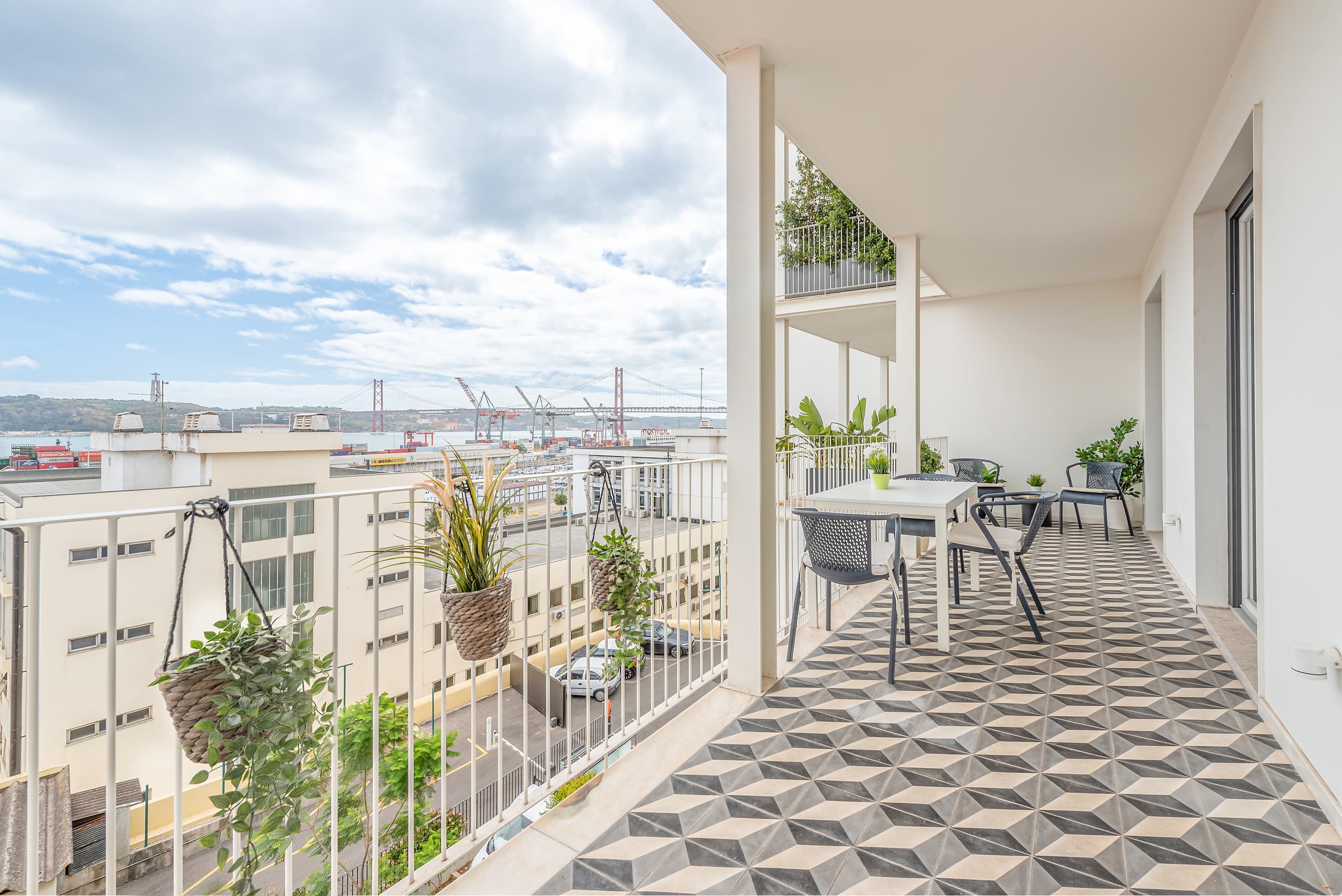 Premium Apartment River View 3