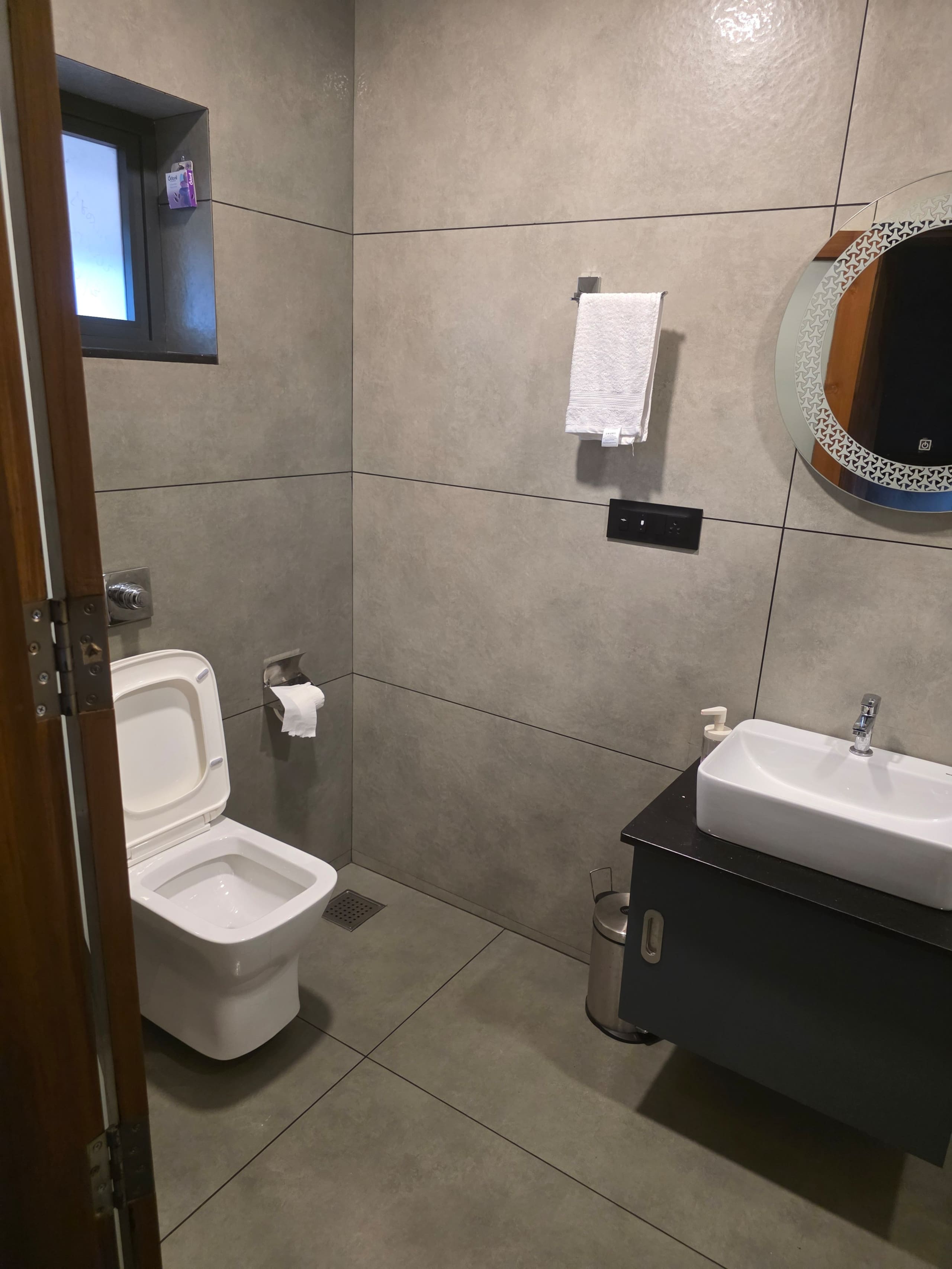 The Pool Lounge Premium Homestay Kochi, Aluva 12