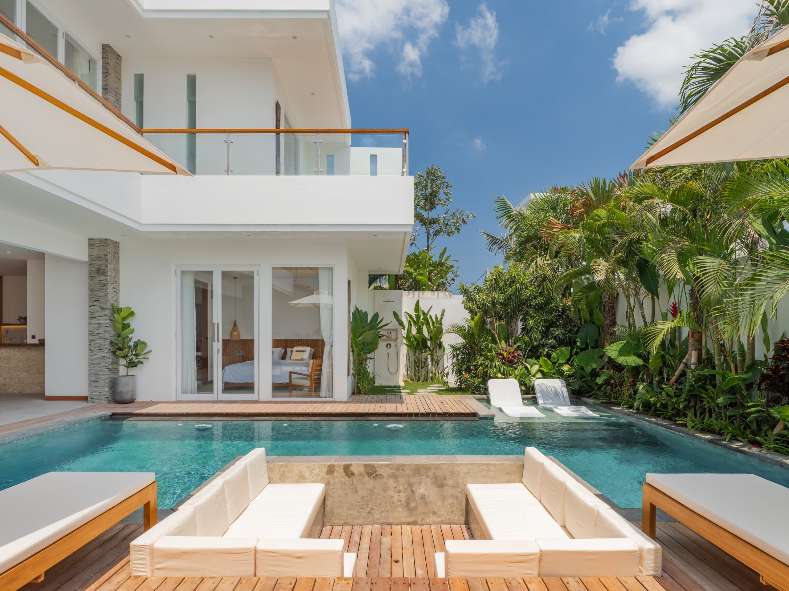 Lux 500m² 5BR Villa, 400m to FINNS & Canggu Beach 18
