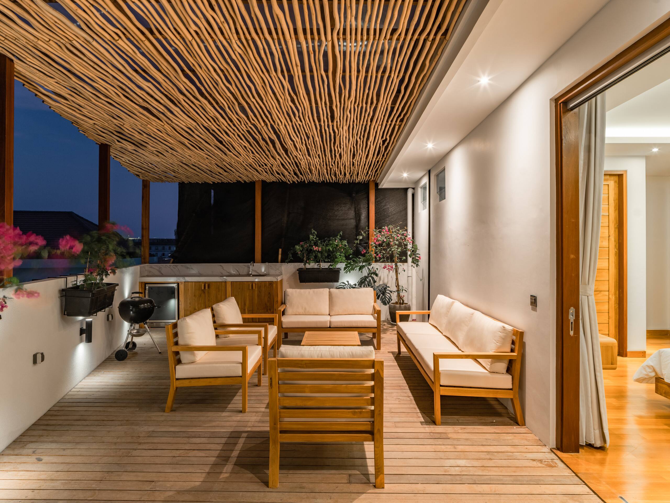 Lux 500m² 5BR Villa, 400m to FINNS & Canggu Beach 15