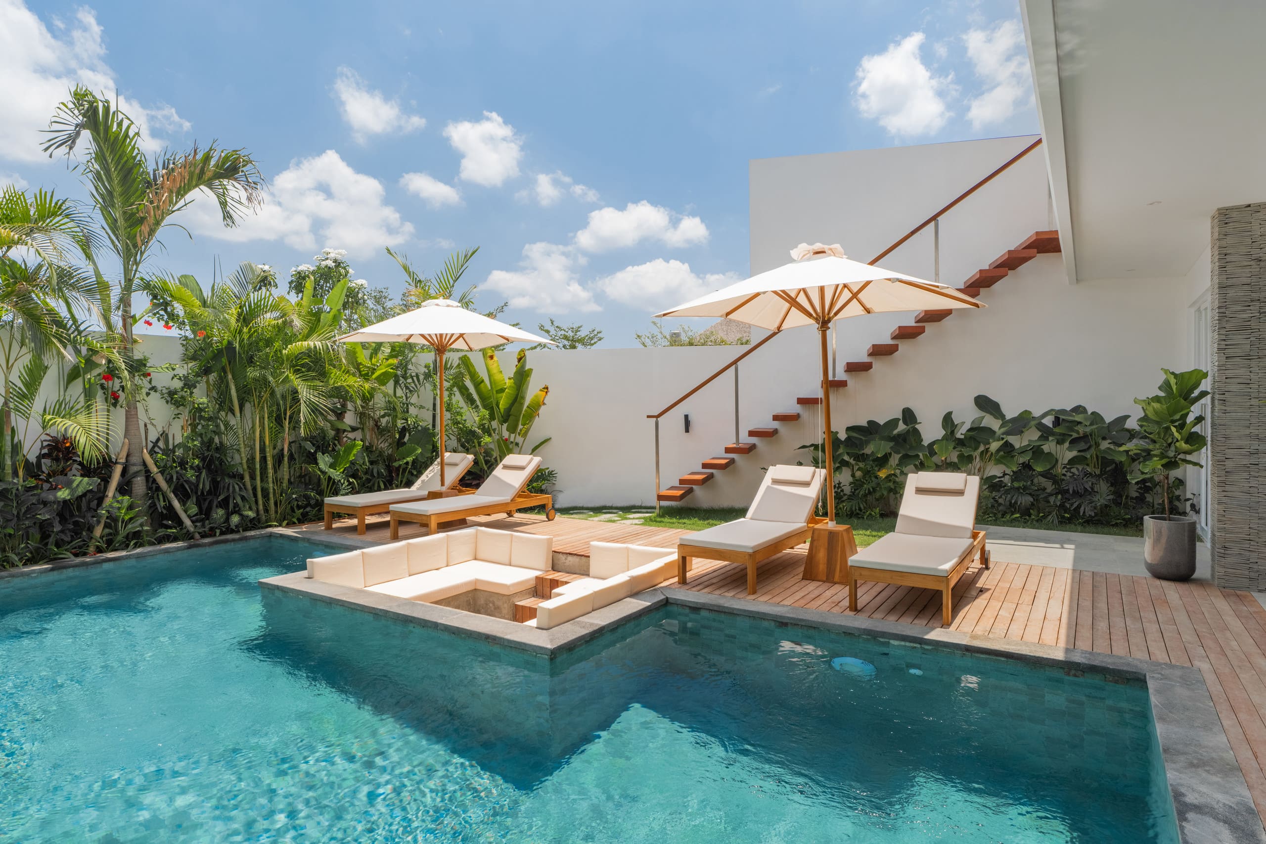 Lux 500m² 5BR Villa, 400m to FINNS & Canggu Beach 20