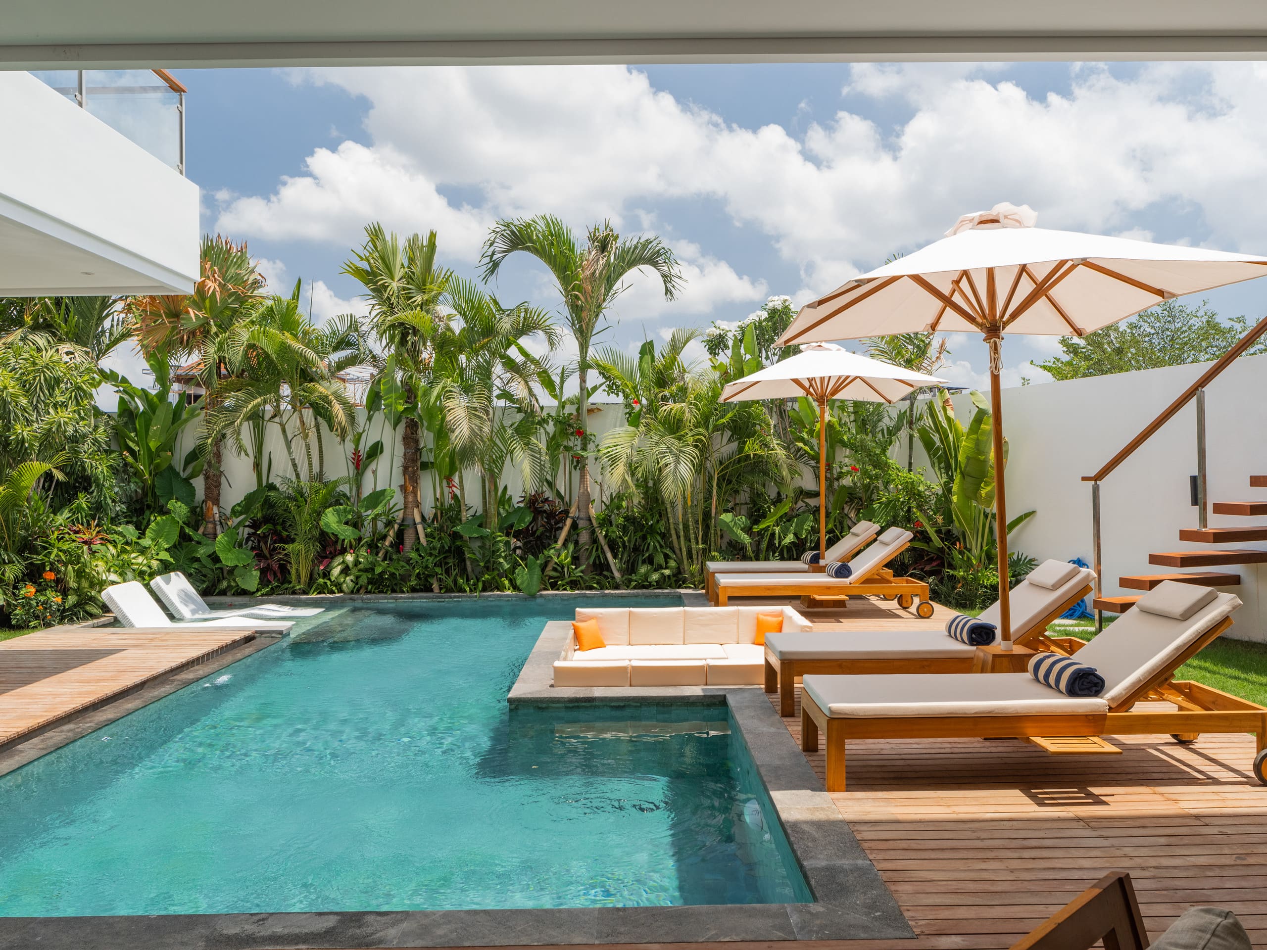 Lux 500m² 5BR Villa, 400m to FINNS & Canggu Beach 6