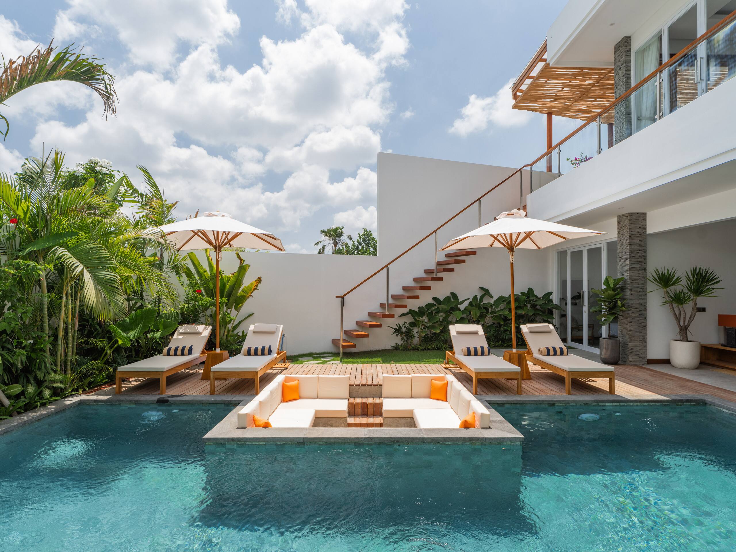 Lux 500m² 5BR Villa, 400m to FINNS & Canggu Beach 10