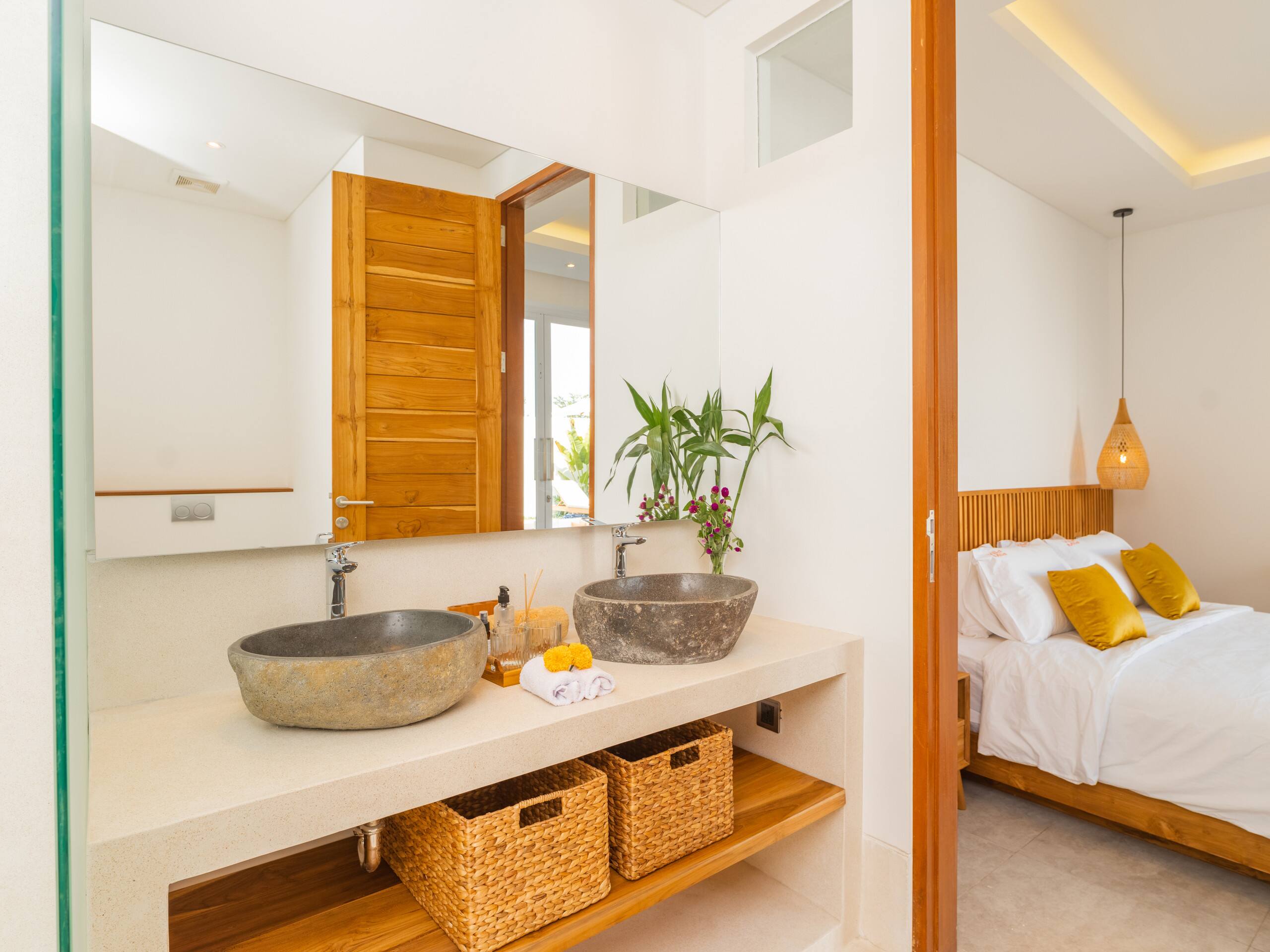 Lux 500m² 5BR Villa, 400m to FINNS & Canggu Beach 35