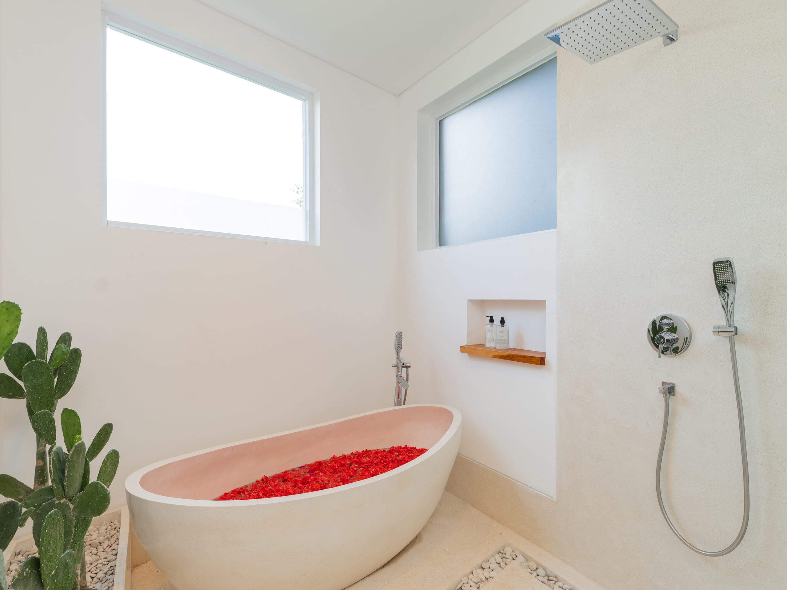 Lux 500m² 5BR Villa, 400m to FINNS & Canggu Beach 40