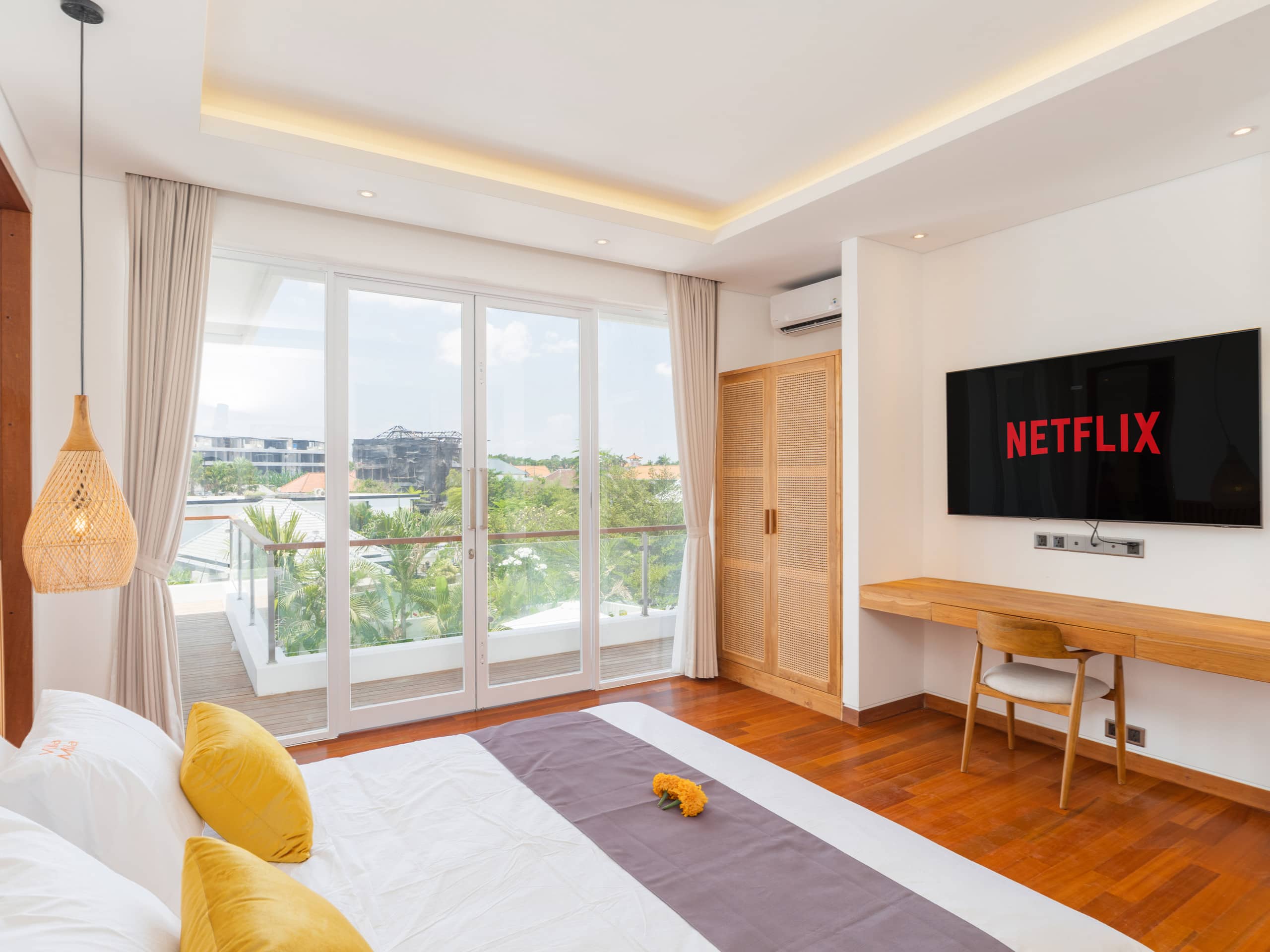 Lux 500m² 5BR Villa, 400m to FINNS & Canggu Beach 13