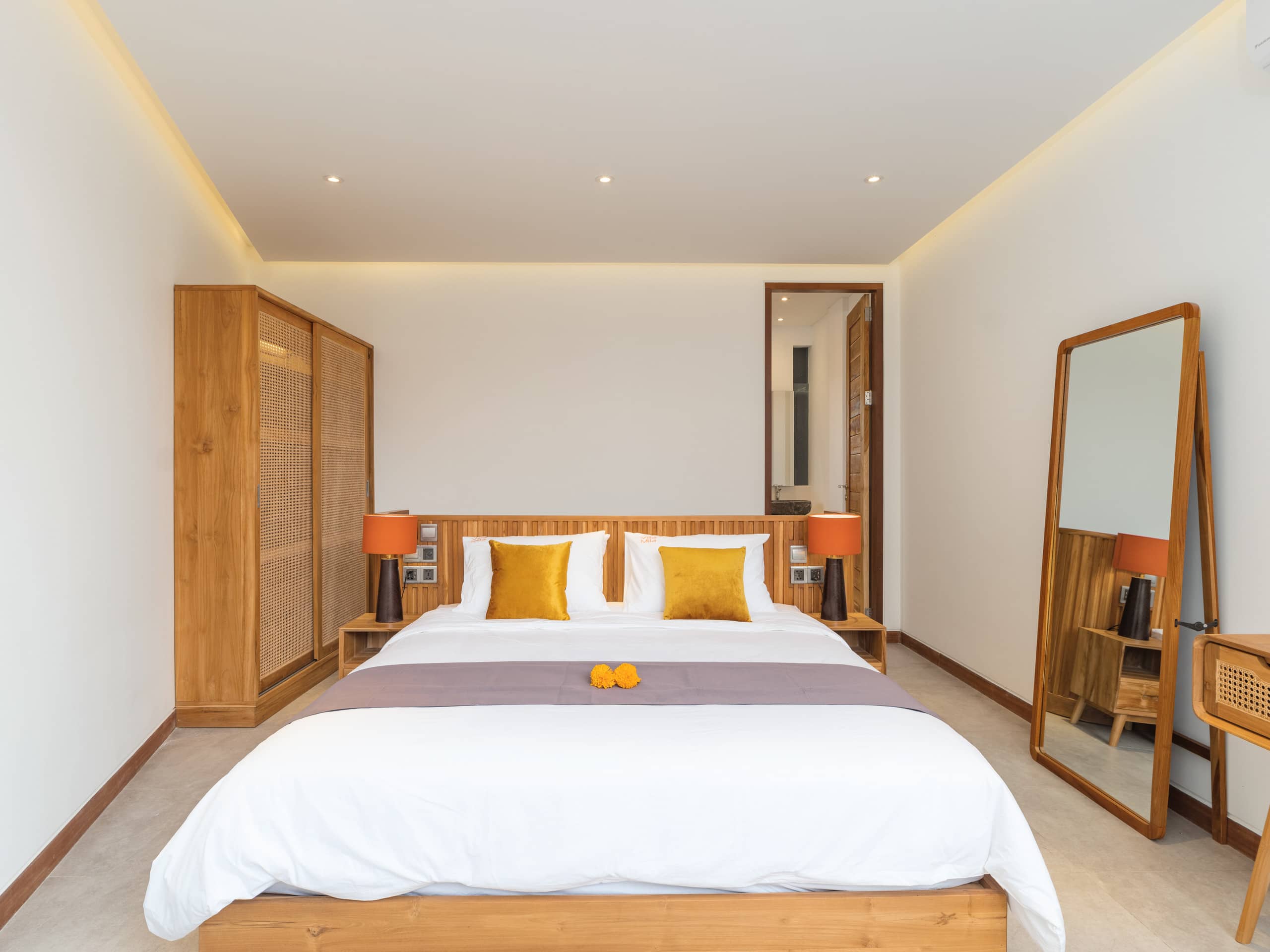 Lux 500m² 5BR Villa, 400m to FINNS & Canggu Beach 37