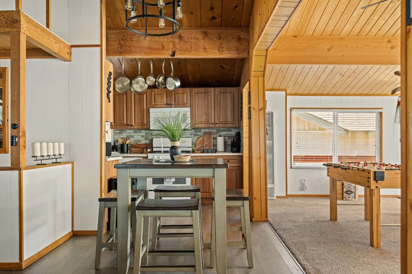 Wild Heart Cabin - Pool Table, Hot Tub, EV Charger 4