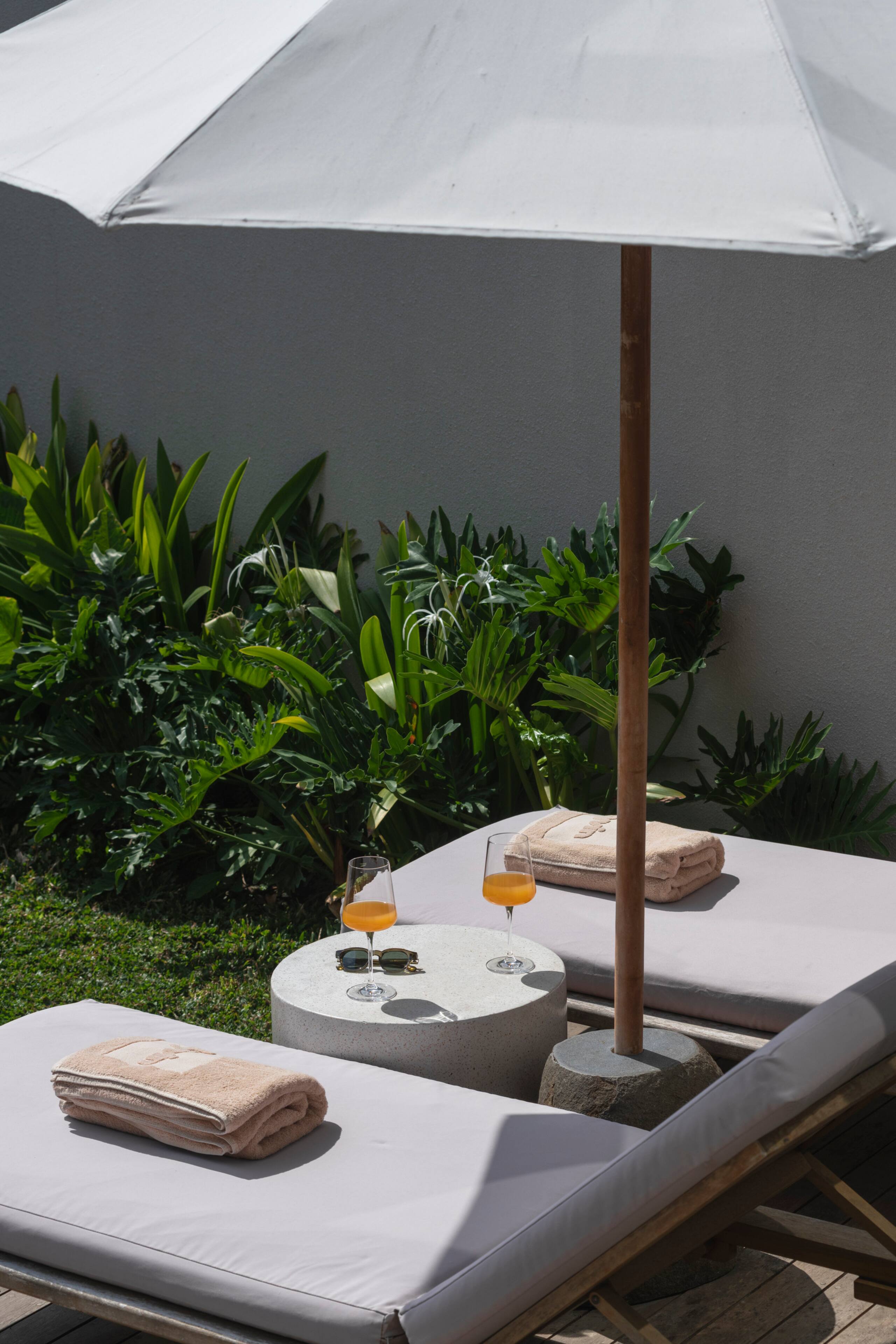 Quiet Luxury Pool Villa 8