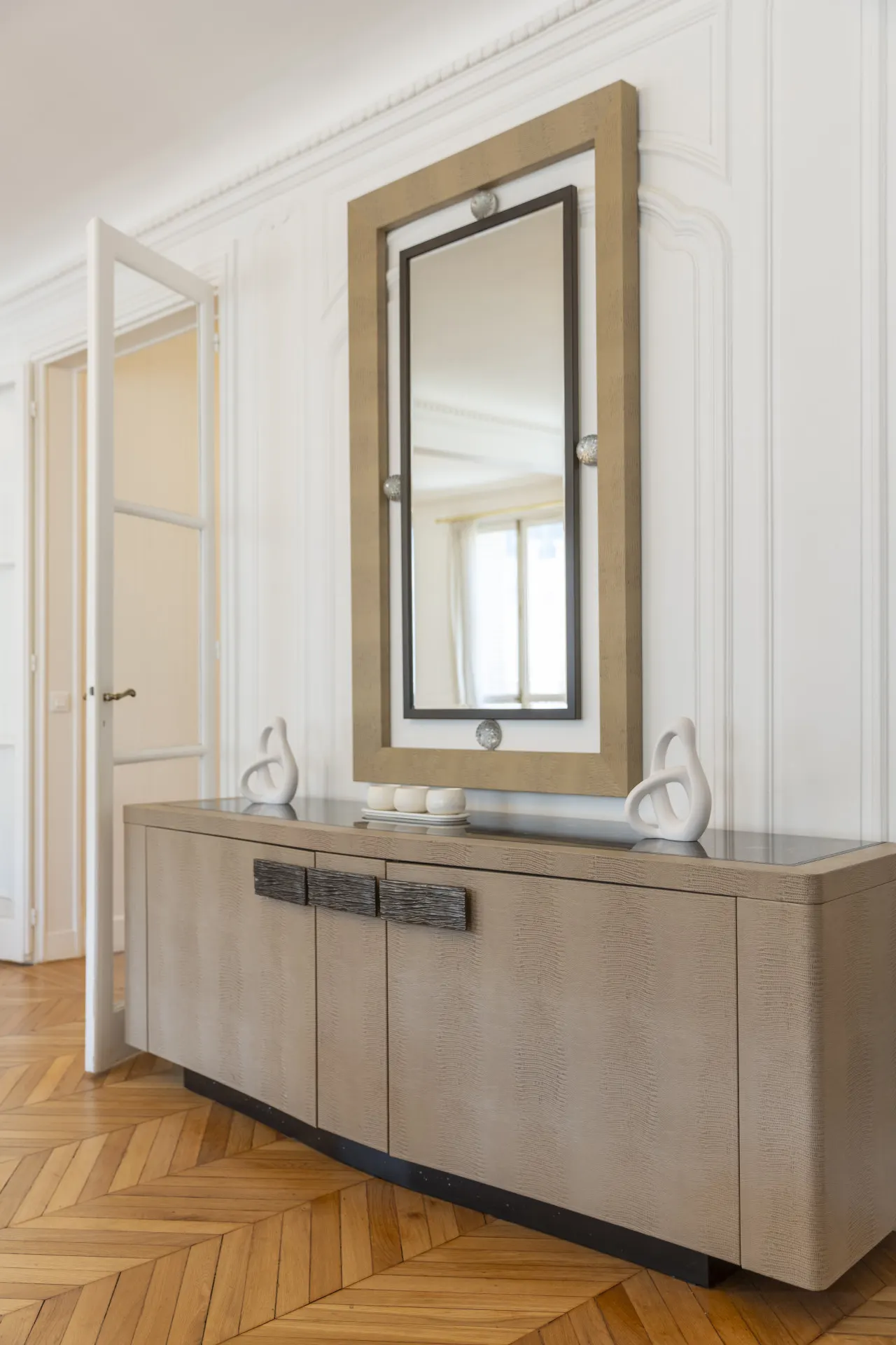 Luxury 5 Bed Residence - Opposite Arc de Triomphe 12