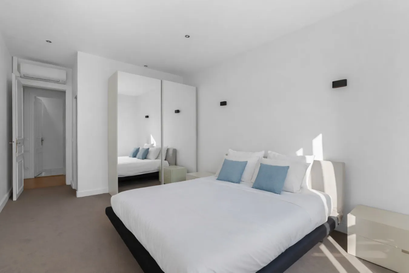 Luxury 5 Bed Residence - Opposite Arc de Triomphe 14