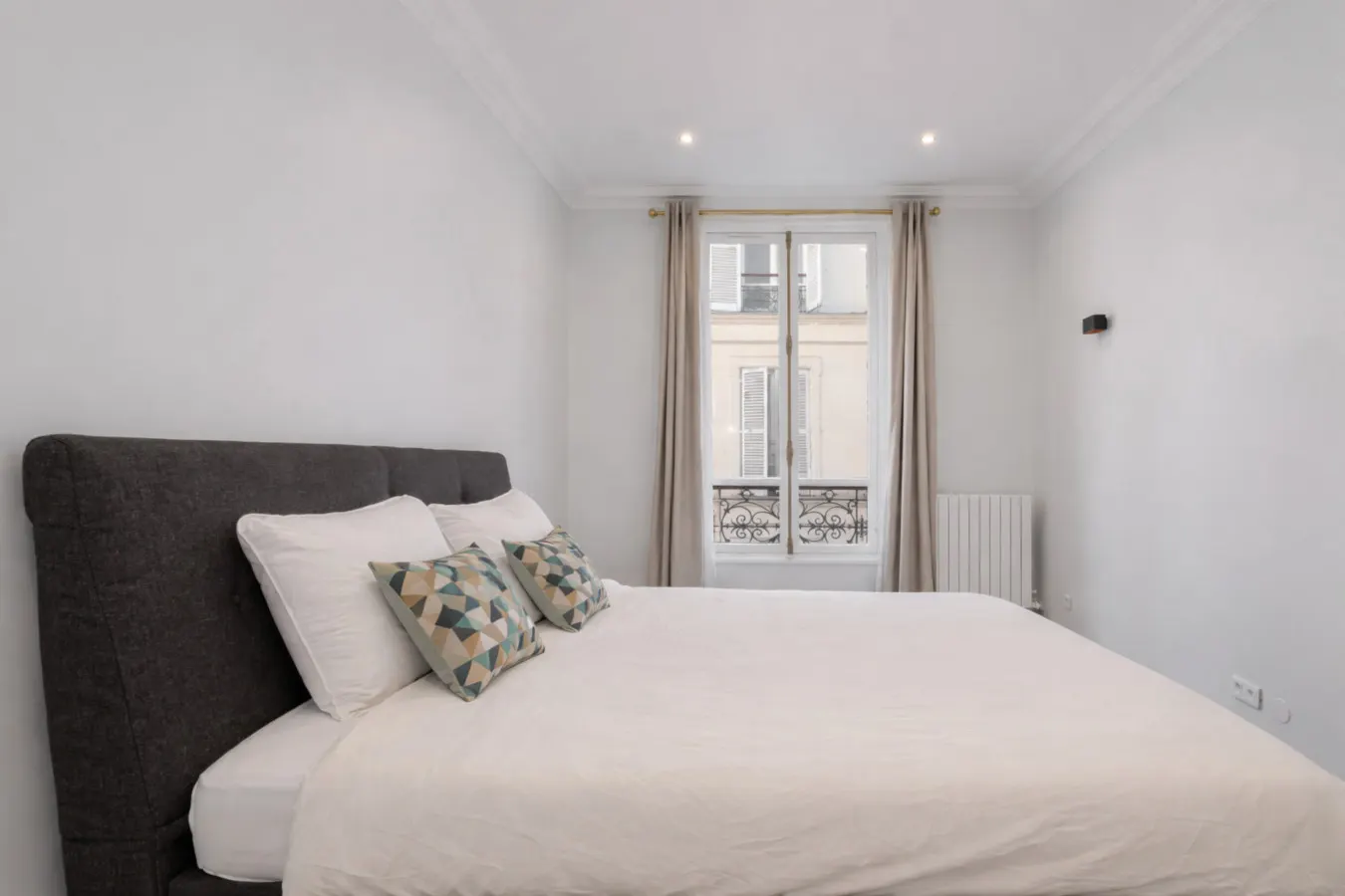 Luxury 5 Bed Residence - Opposite Arc de Triomphe 19