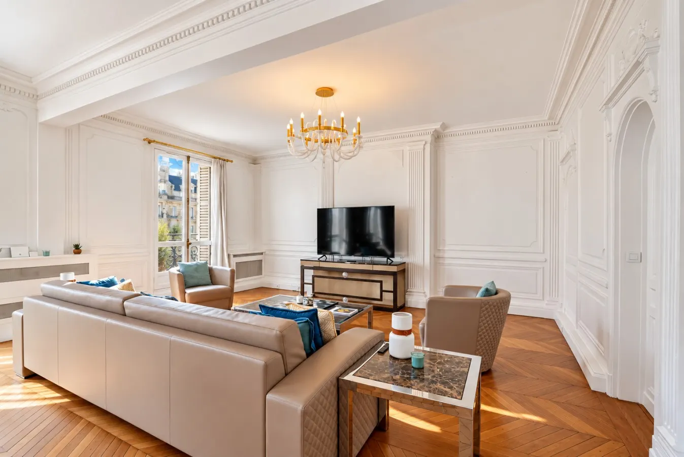 Luxury 5 Bed Residence - Opposite Arc de Triomphe 8