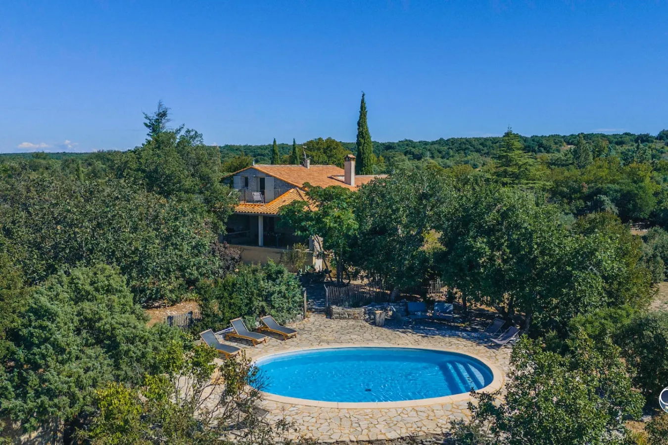 Magnifique villa au cœur de la garrigue.