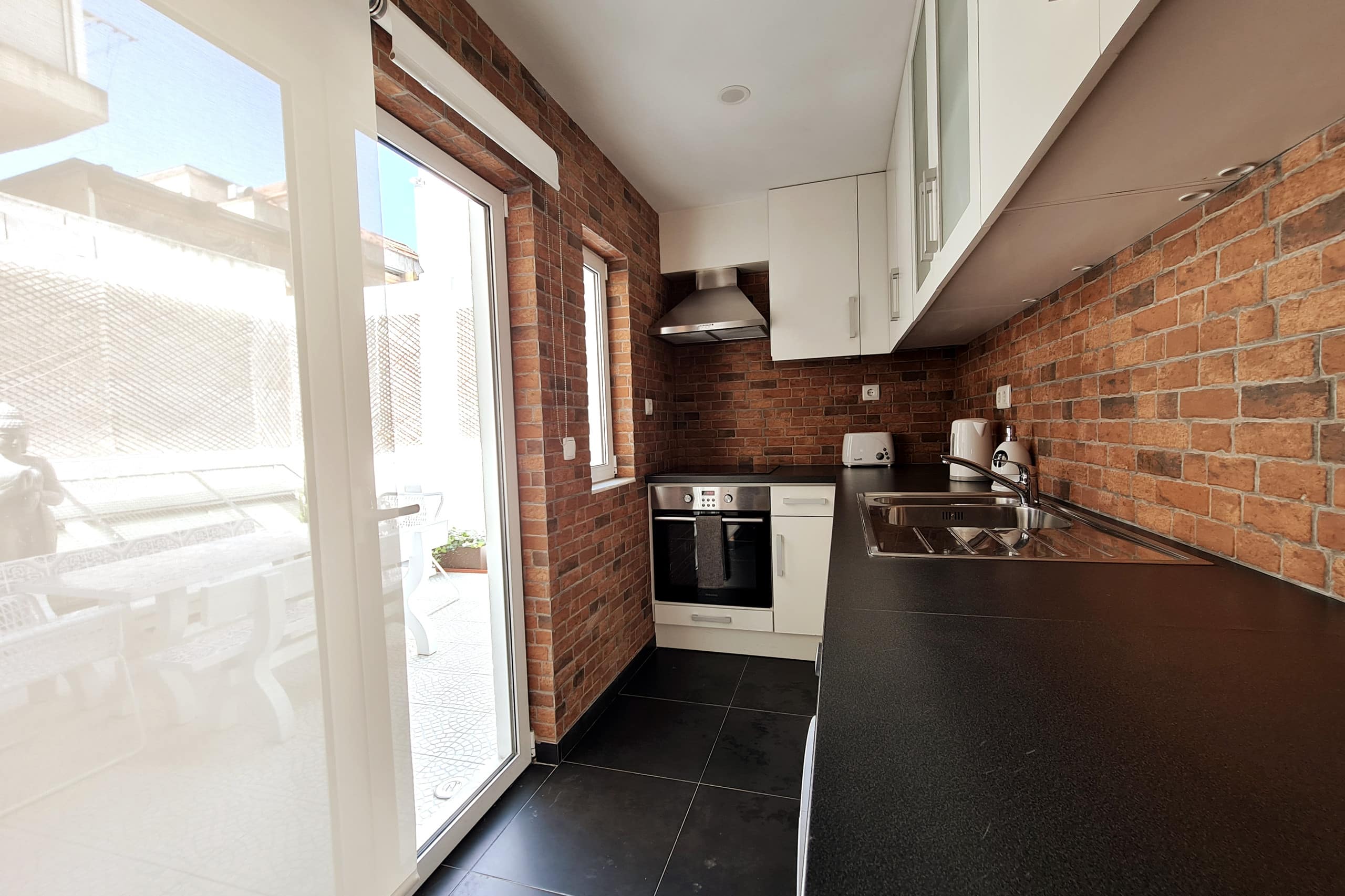 Lisbon4Real: Deluxe 2BR+1 in Principe Real 21