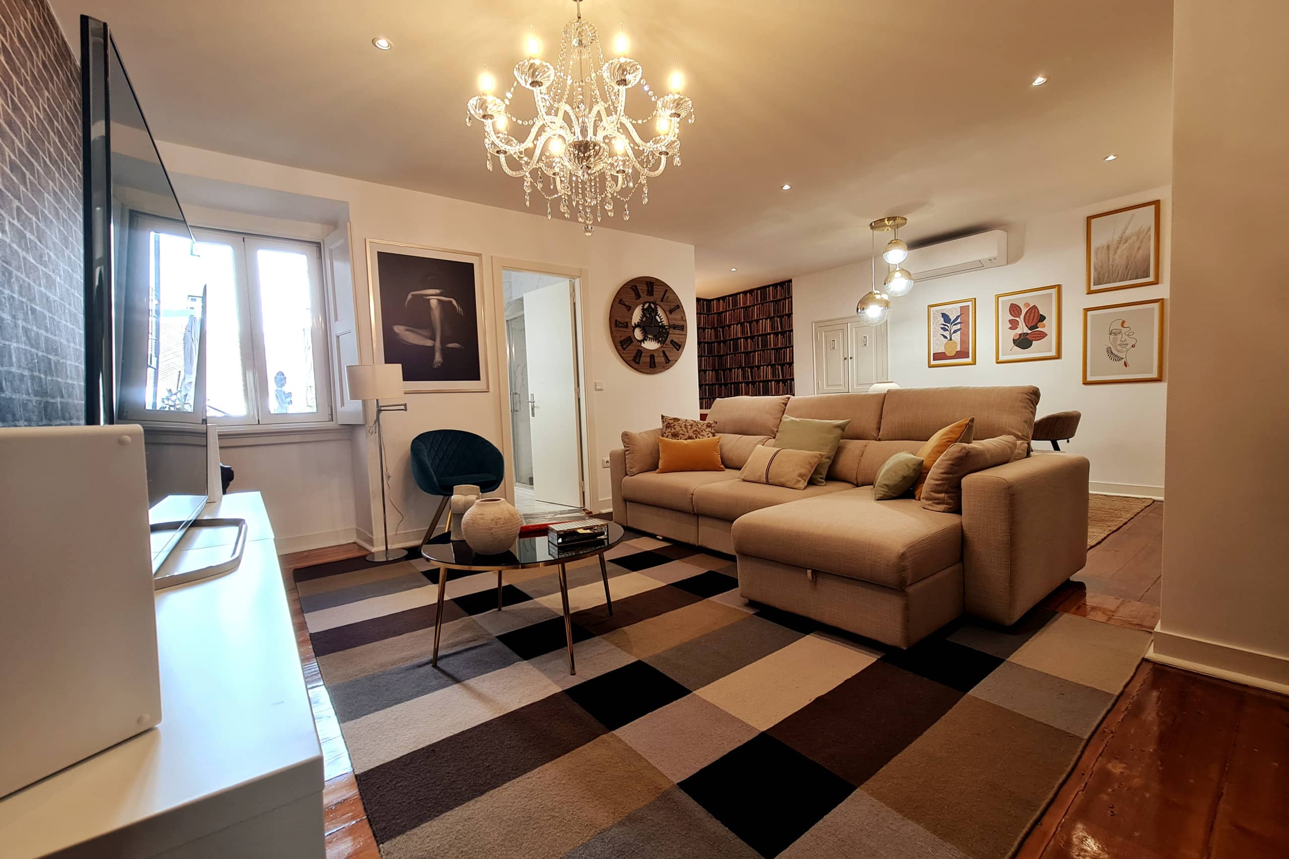 Lisbon4Real: Deluxe 2BR+1 in Principe Real 10