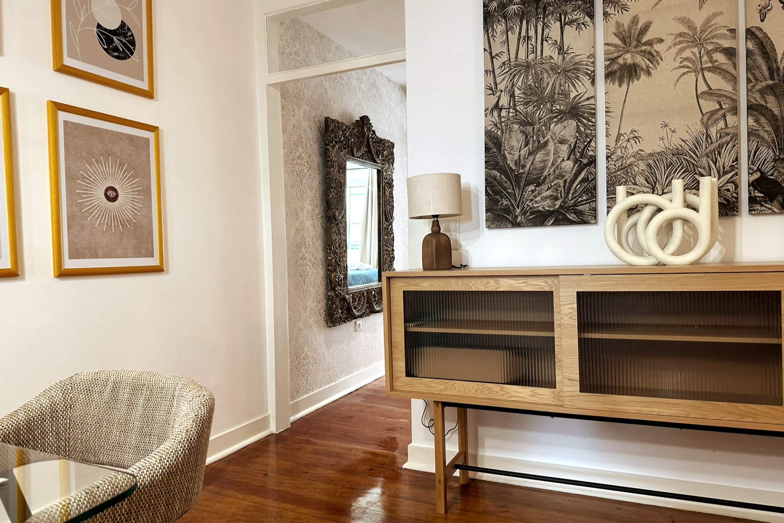 Lisbon4Real: Deluxe 2BR+1 in Principe Real 11