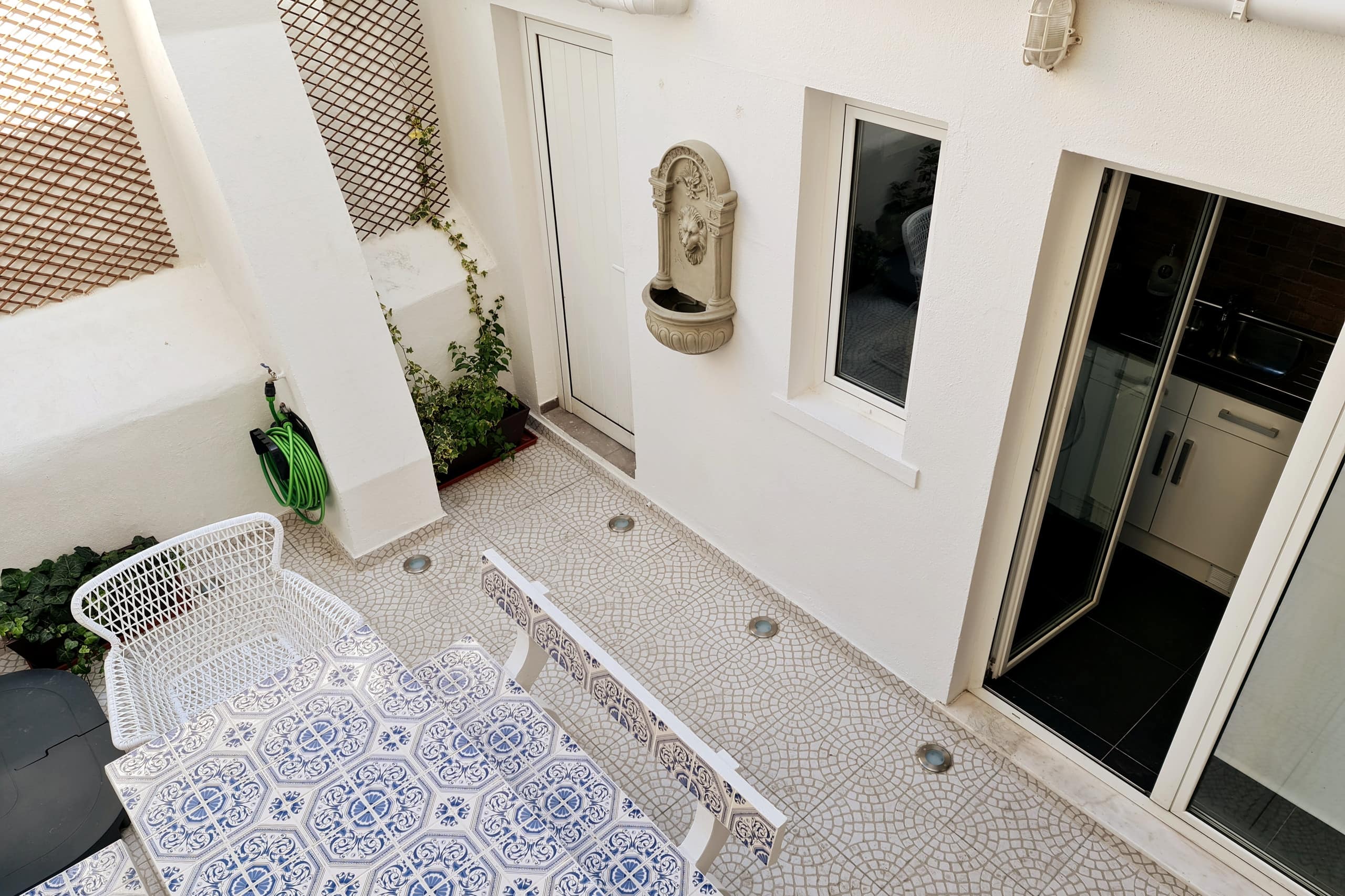 Lisbon4Real: Deluxe 2BR+1 in Principe Real 37