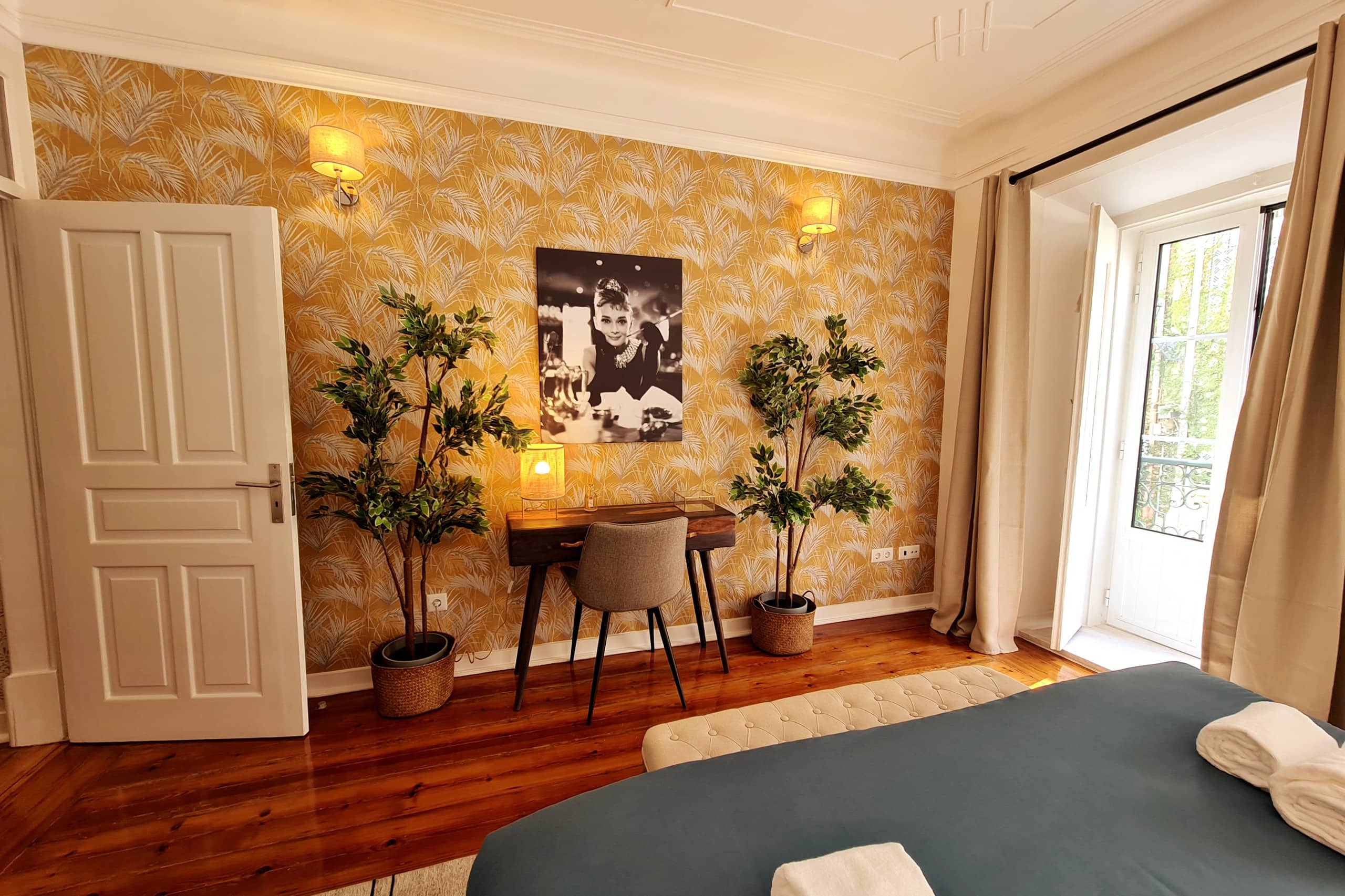 Lisbon4Real: Deluxe 2BR+1 in Principe Real 27