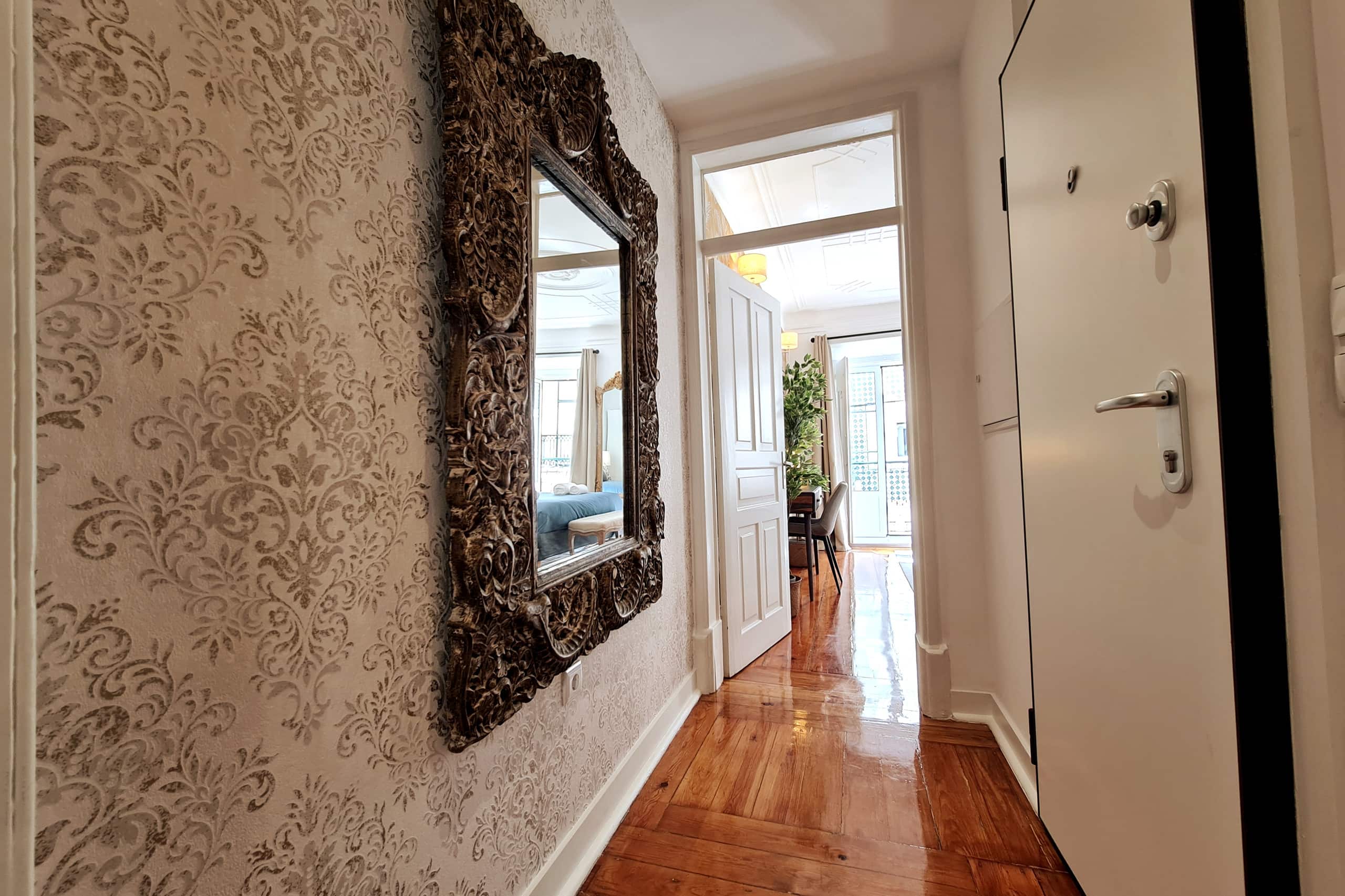 Lisbon4Real: Deluxe 2BR+1 in Principe Real 28