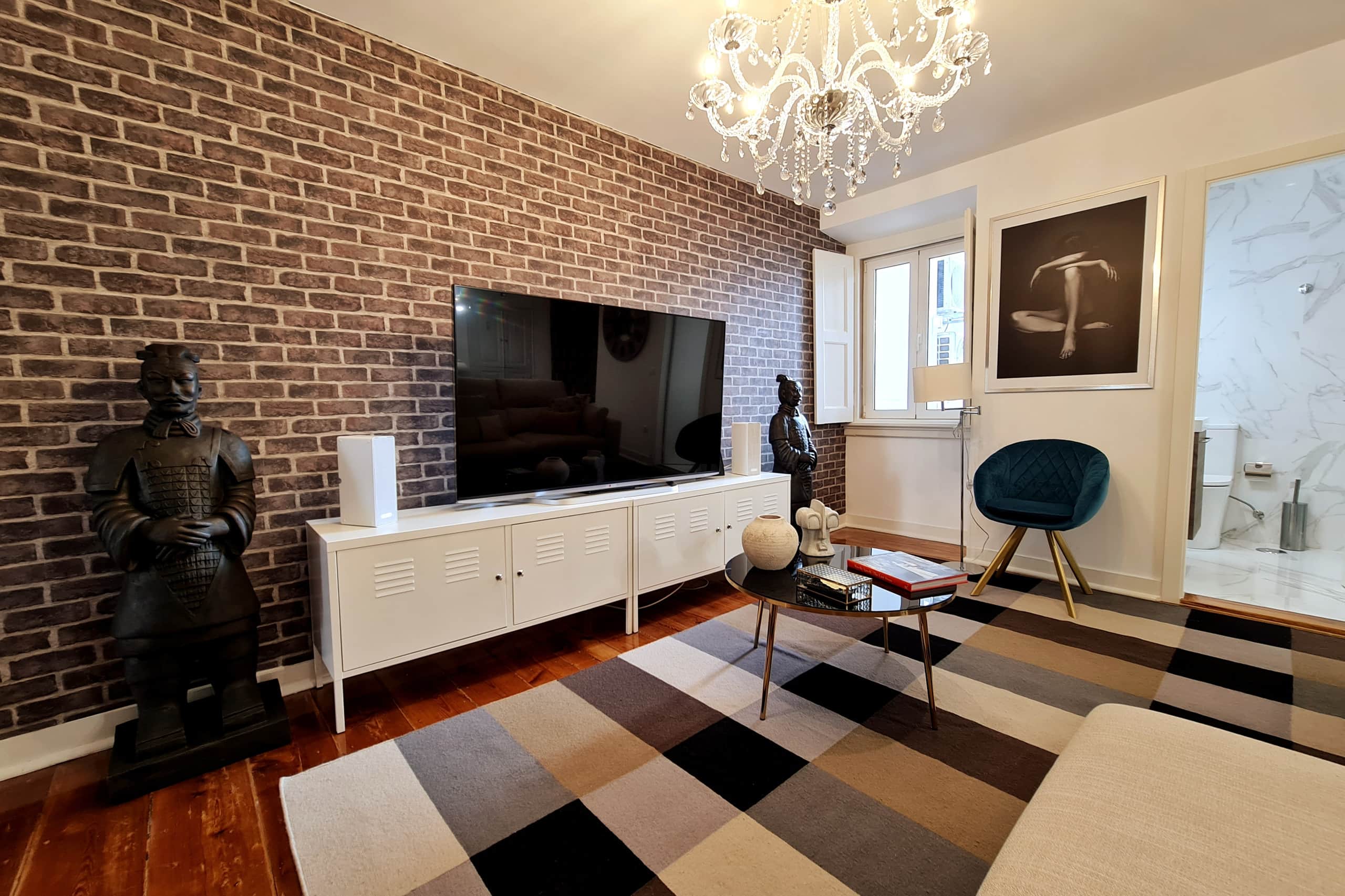 Lisbon4Real: Deluxe 2BR+1 in Principe Real 15