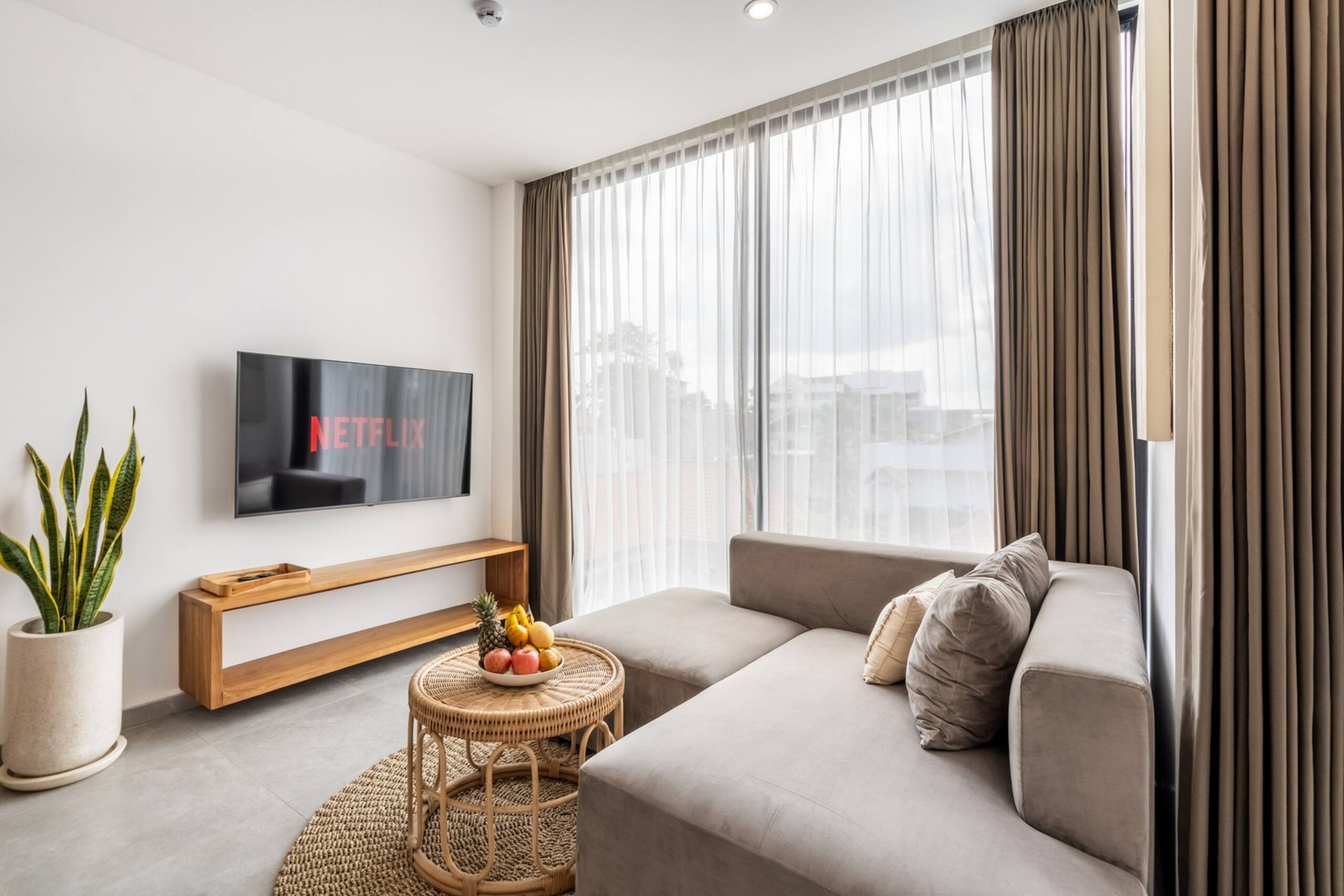 1BR Beachside Suite | Sauna, Rooftop Gym & Pool — photo 2