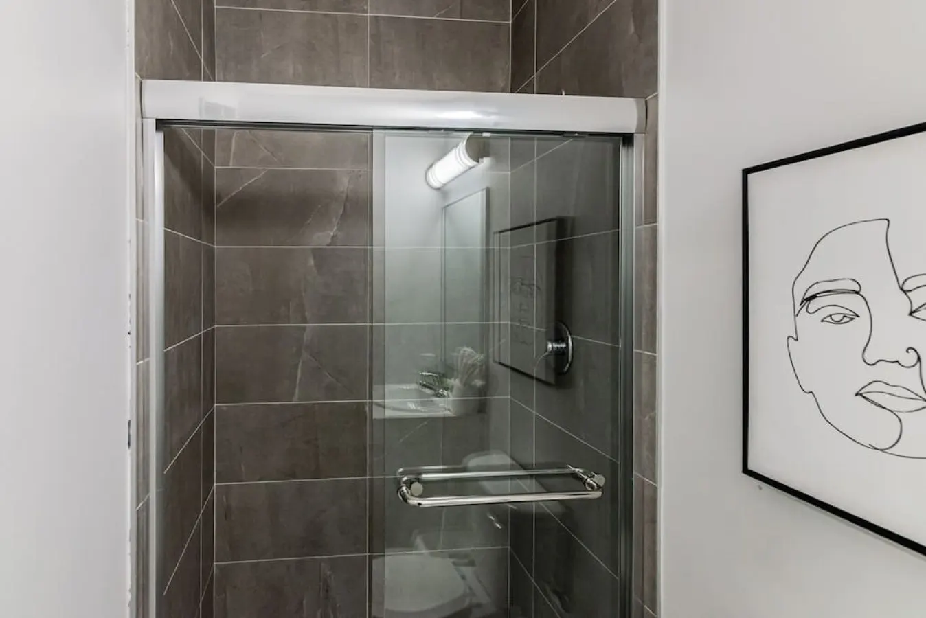 Plateau - New Urban and Well Located 1 Bedroom Apartment - Unit 5 17