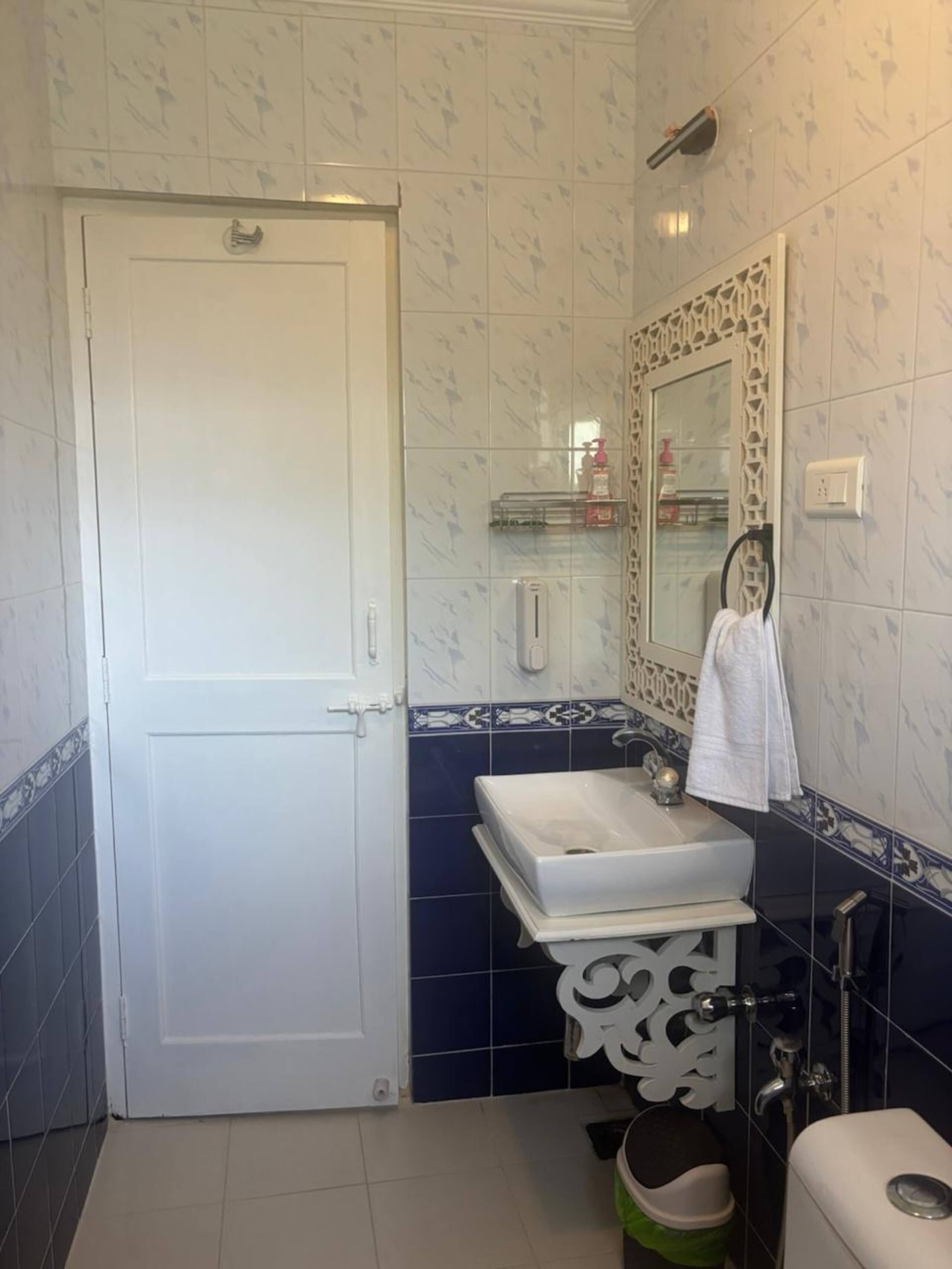 Spacious 2BHK Apt w Pool | 500m to Candolim Beach 12